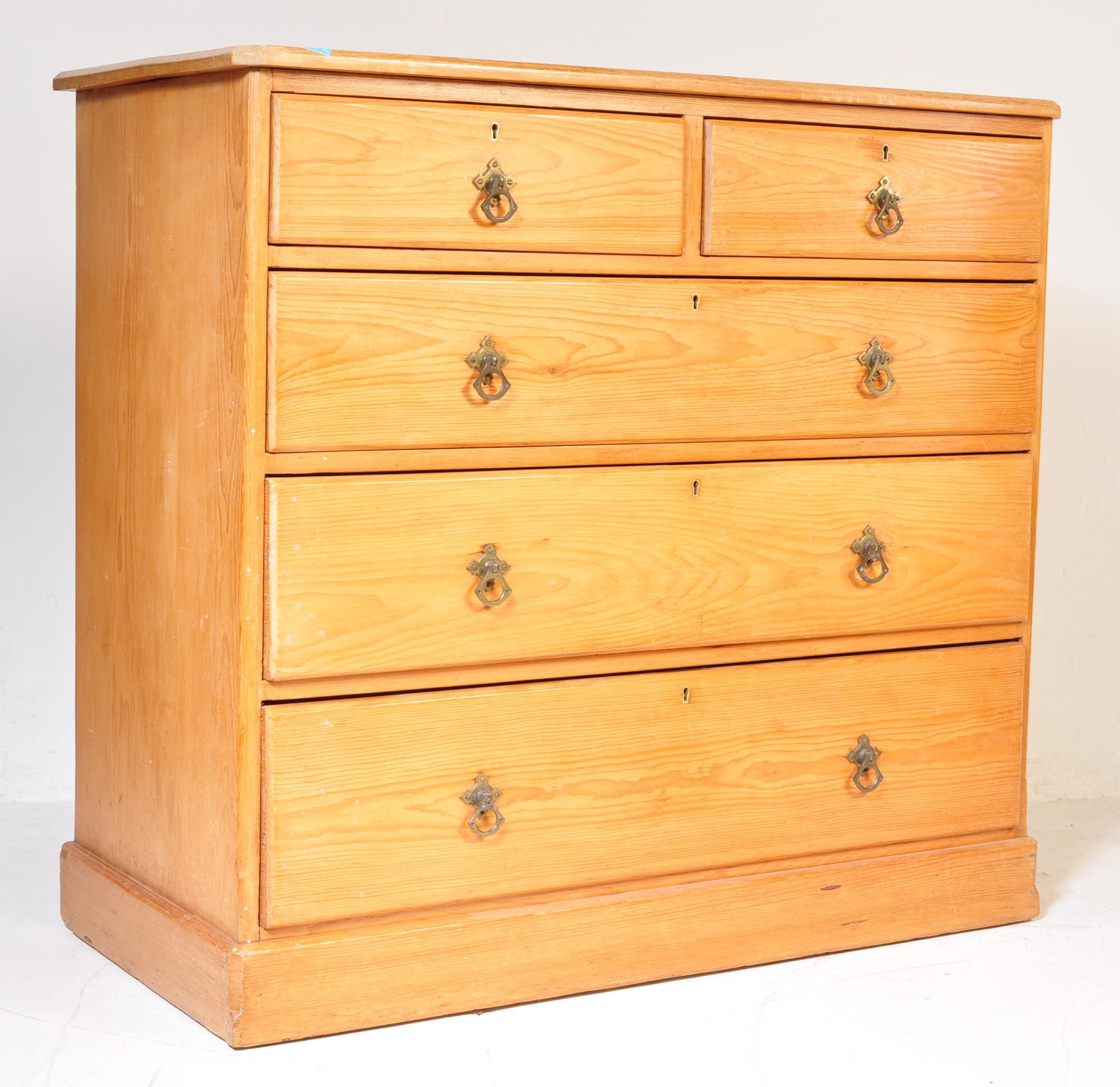 VICTORIAN 19TH CENTURY ARTS & CRAFTS CHEST OF DRAWERS