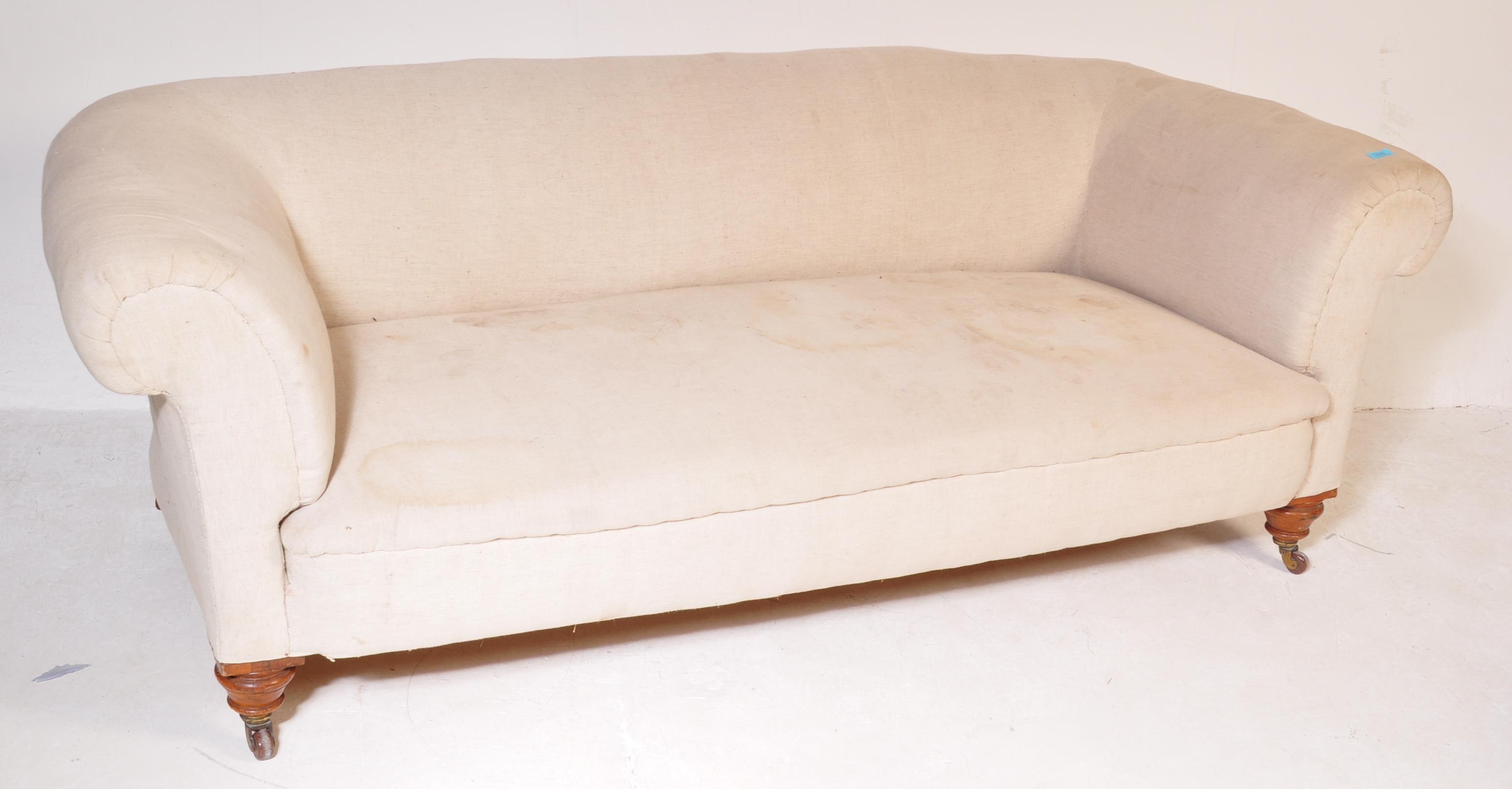 MANNER OF HOWARD VICTORIAN SOFA SETTEE - Image 2 of 4