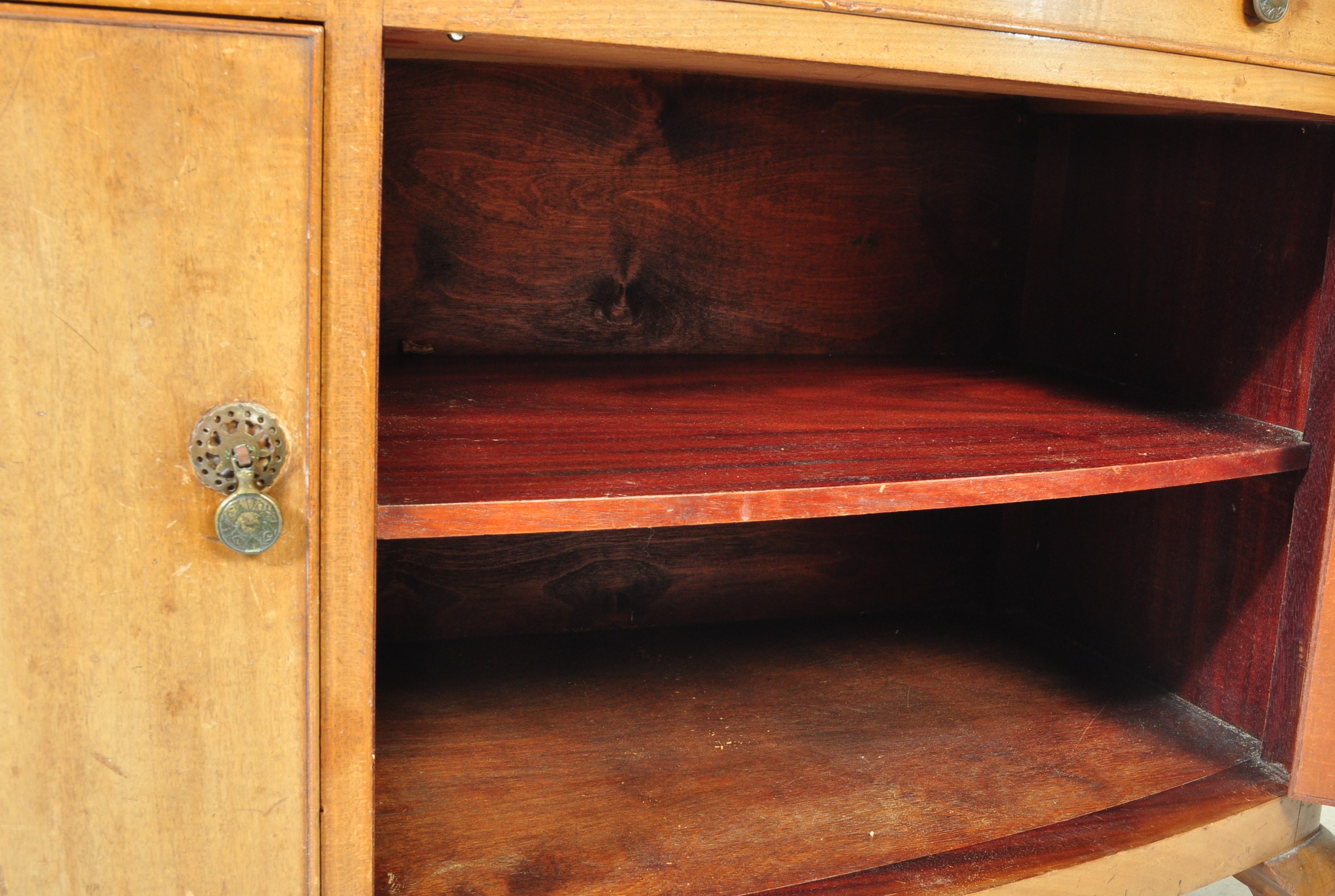 1940'S QUEEN ANNE REVIVAL MAHOGANY PEDESTAL CABINET - Image 5 of 7