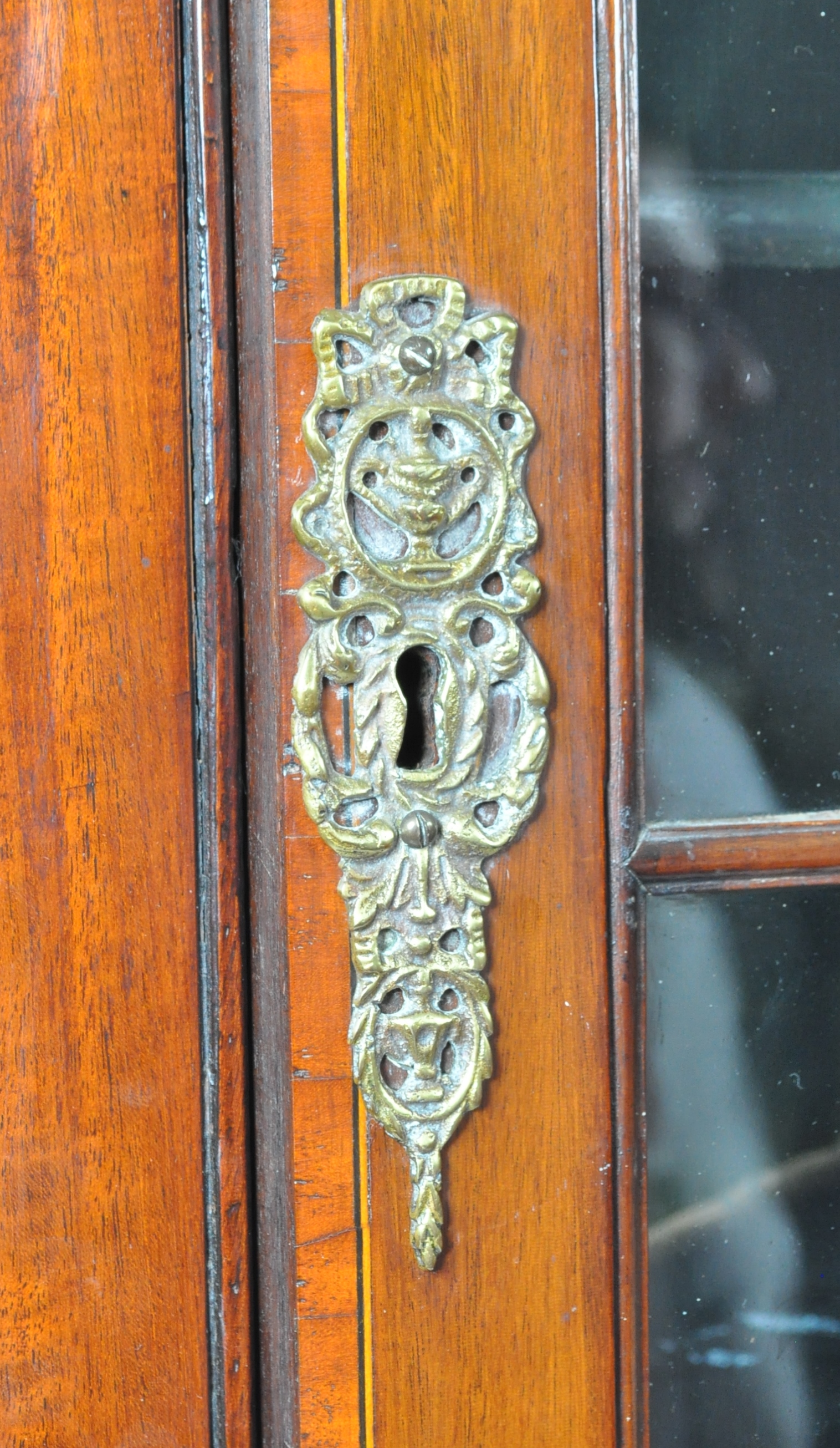 19TH CENTURY GEORGE III DOUBLE CORNER CUPBOARD - Image 6 of 7