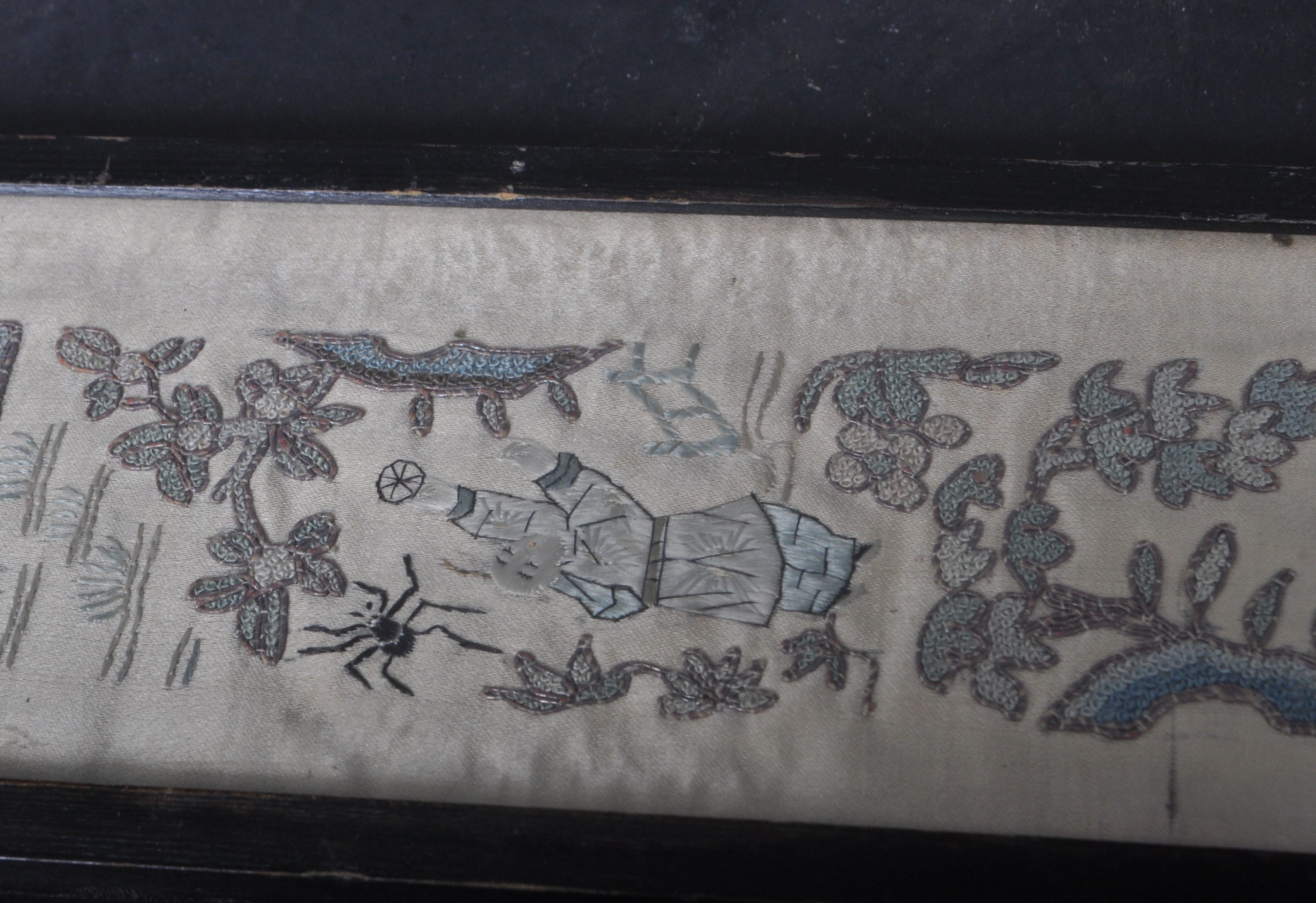 CHINESE ORIENTAL EMBROIDERED SILK PANEL - Image 4 of 11