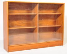 MID 20TH CENTURY 1970S TEAK DISPLAY CABINET / BOOKCASE