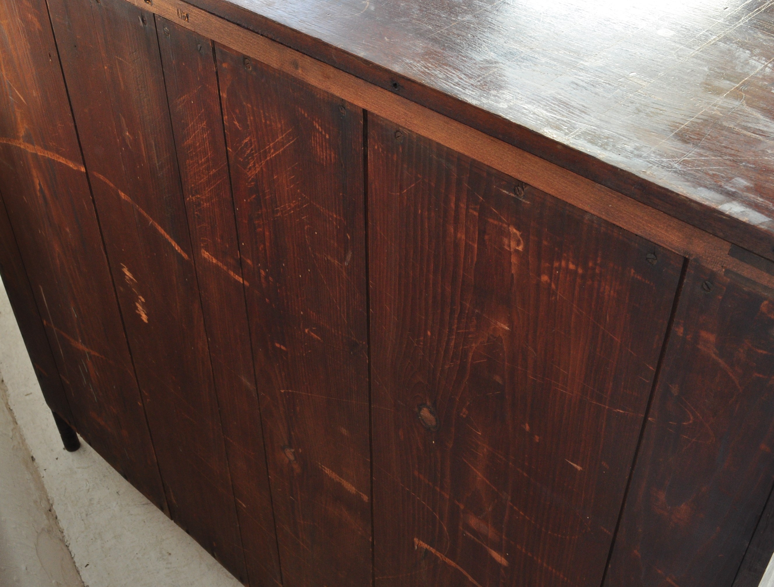 EARLY 20TH CENTURY ARTS AND CRAFTS MAHOGANY SIDEBOARD - Image 7 of 7