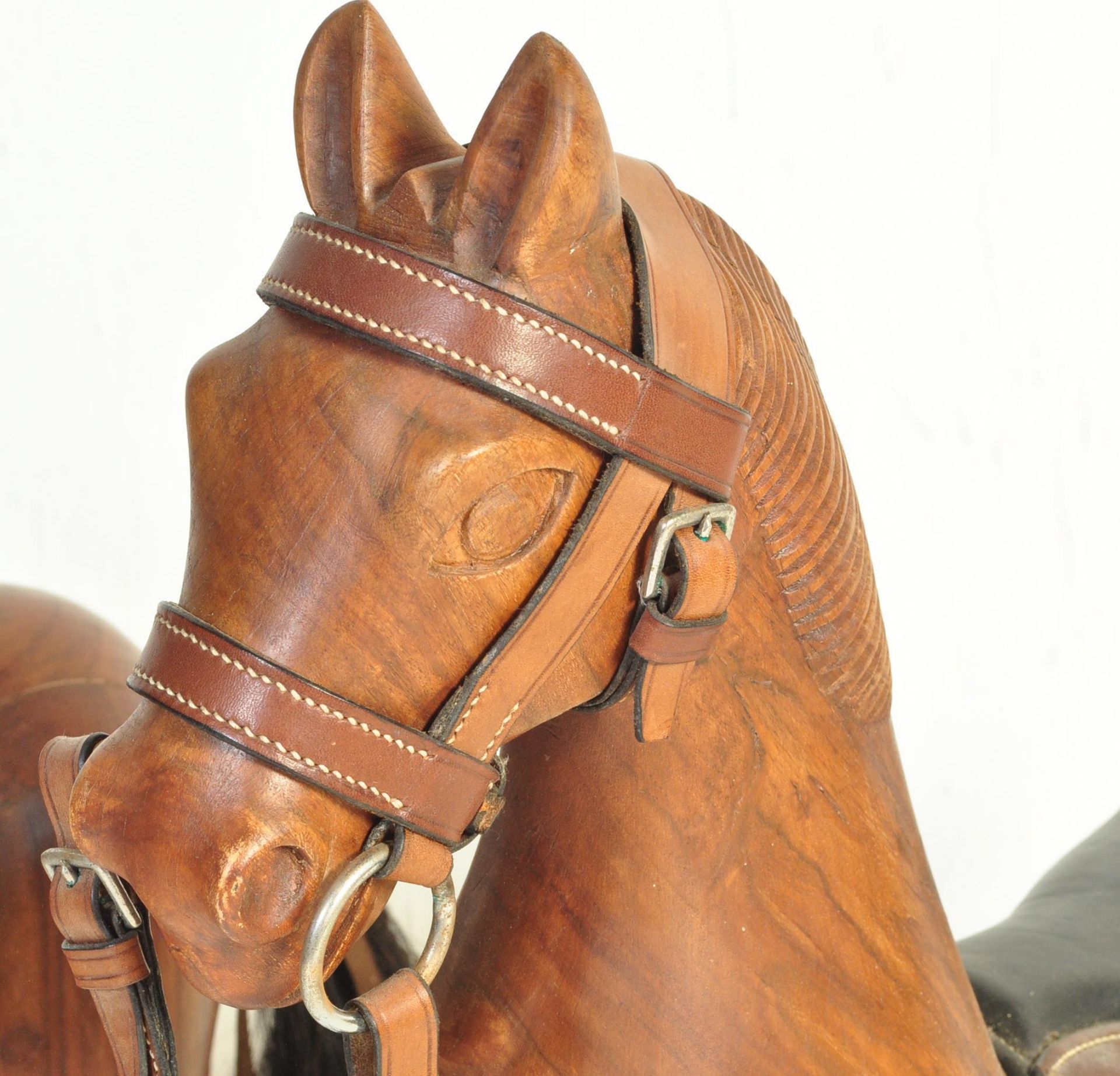 PAIR OF 20TH CENTURY WOODEN ROCKING HORSES - Bild 2 aus 5