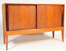 RETRO VINTAGE MID 20TH CENTURY TEAK SIDEBOARD CREDENZA