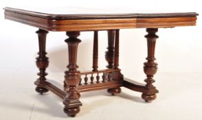 19TH CENTURY FRENCH MAHOGANY EXTENDING DINING TABLE