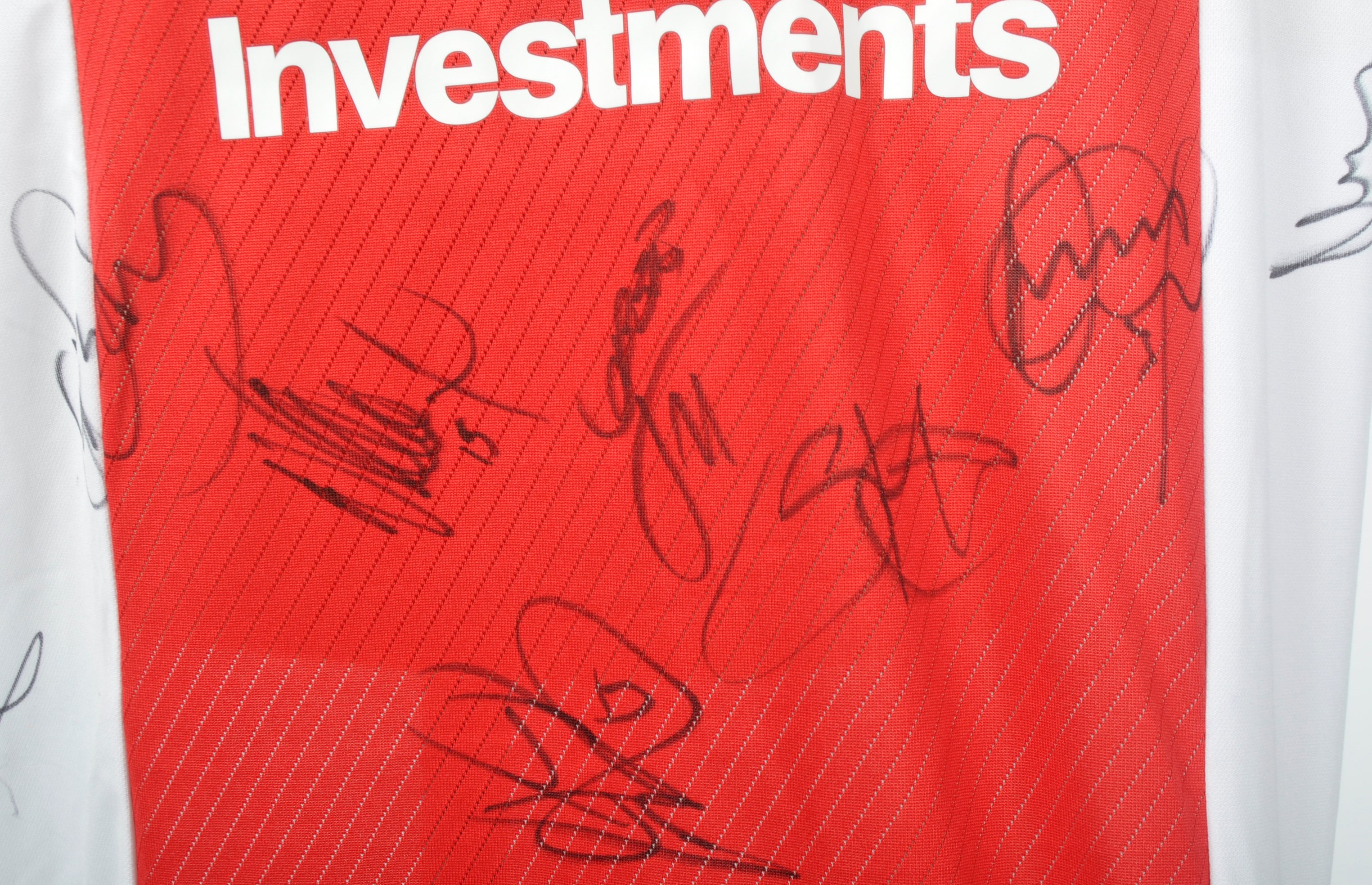 BIRMINGHAM CITY FOOTBALL CLUB - TEAM SIGNED AWAY SHIRT - Image 5 of 7