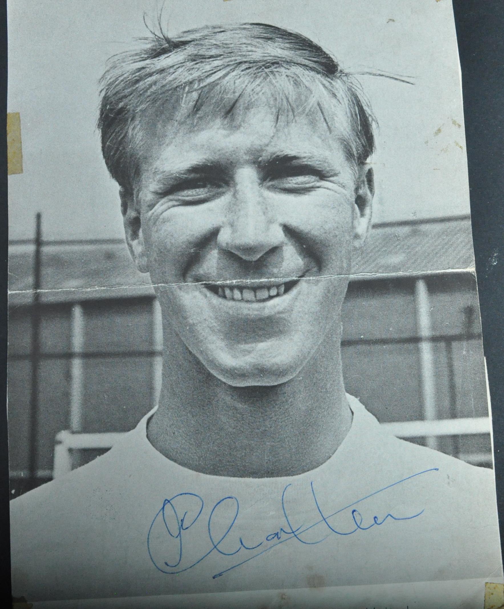 WORLD CUP 1966 WINNING TEAM - FOOTBALL AUTOGRAPHS - Image 8 of 17