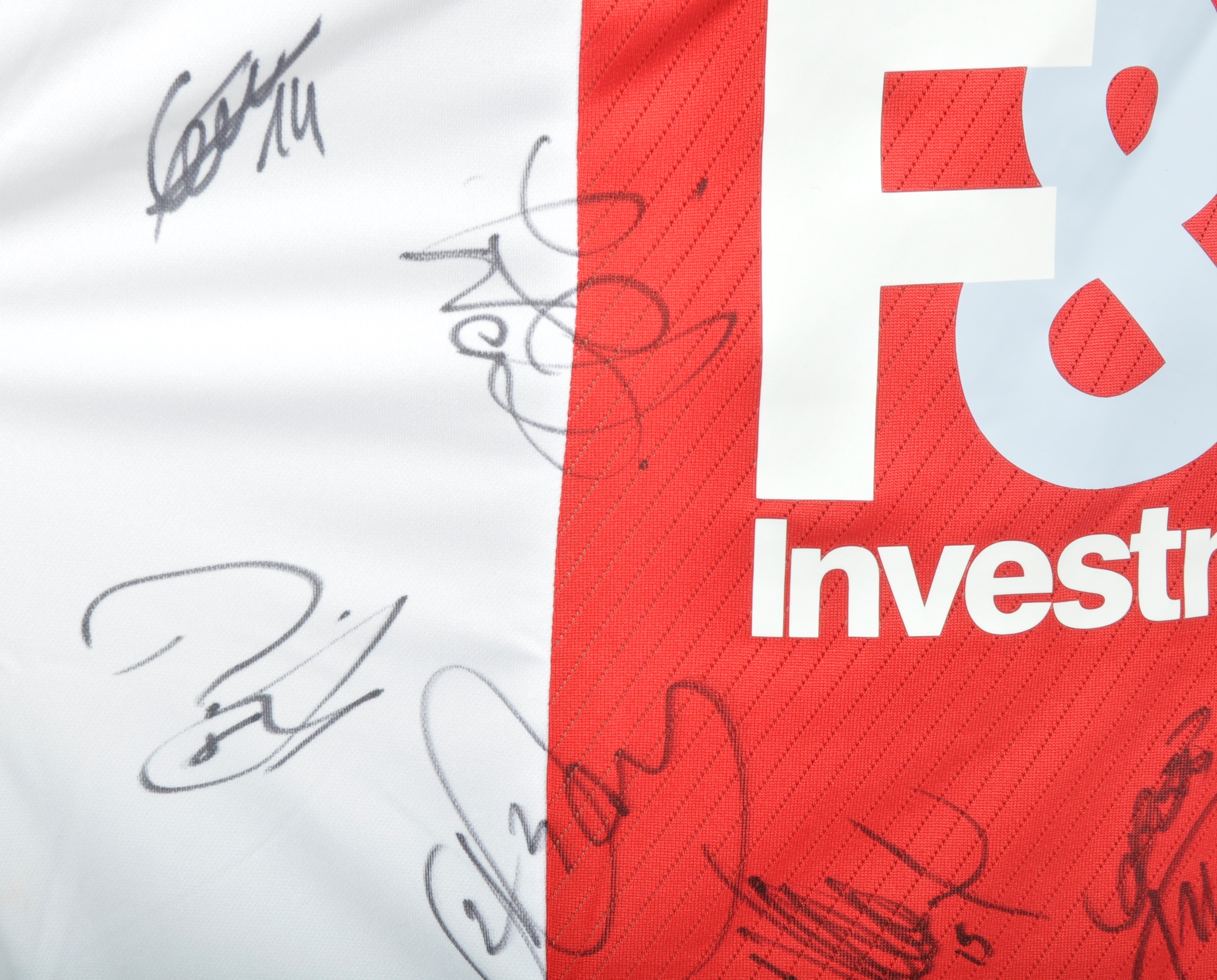 BIRMINGHAM CITY FOOTBALL CLUB - TEAM SIGNED AWAY SHIRT - Image 4 of 7