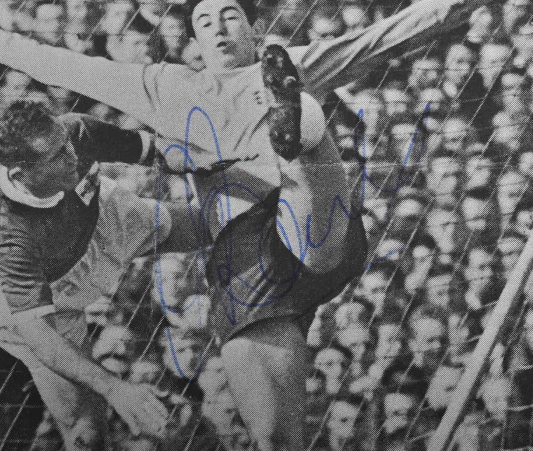 WORLD CUP 1966 WINNING TEAM - FOOTBALL AUTOGRAPHS - Image 3 of 17