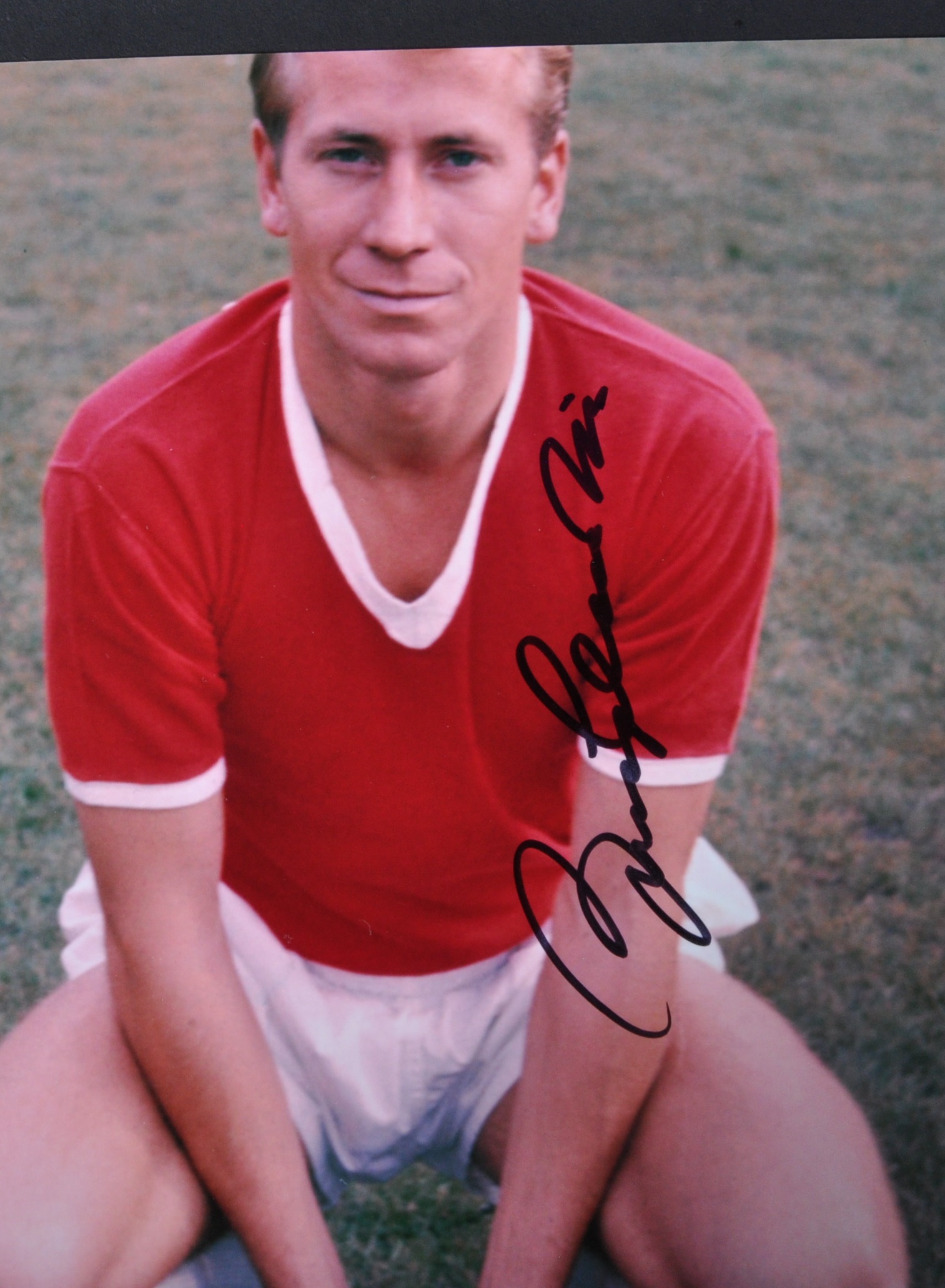 BOBBY CHARLTON - ENGLAND FOOTBALLER - AUTOGRAPH - Image 2 of 2