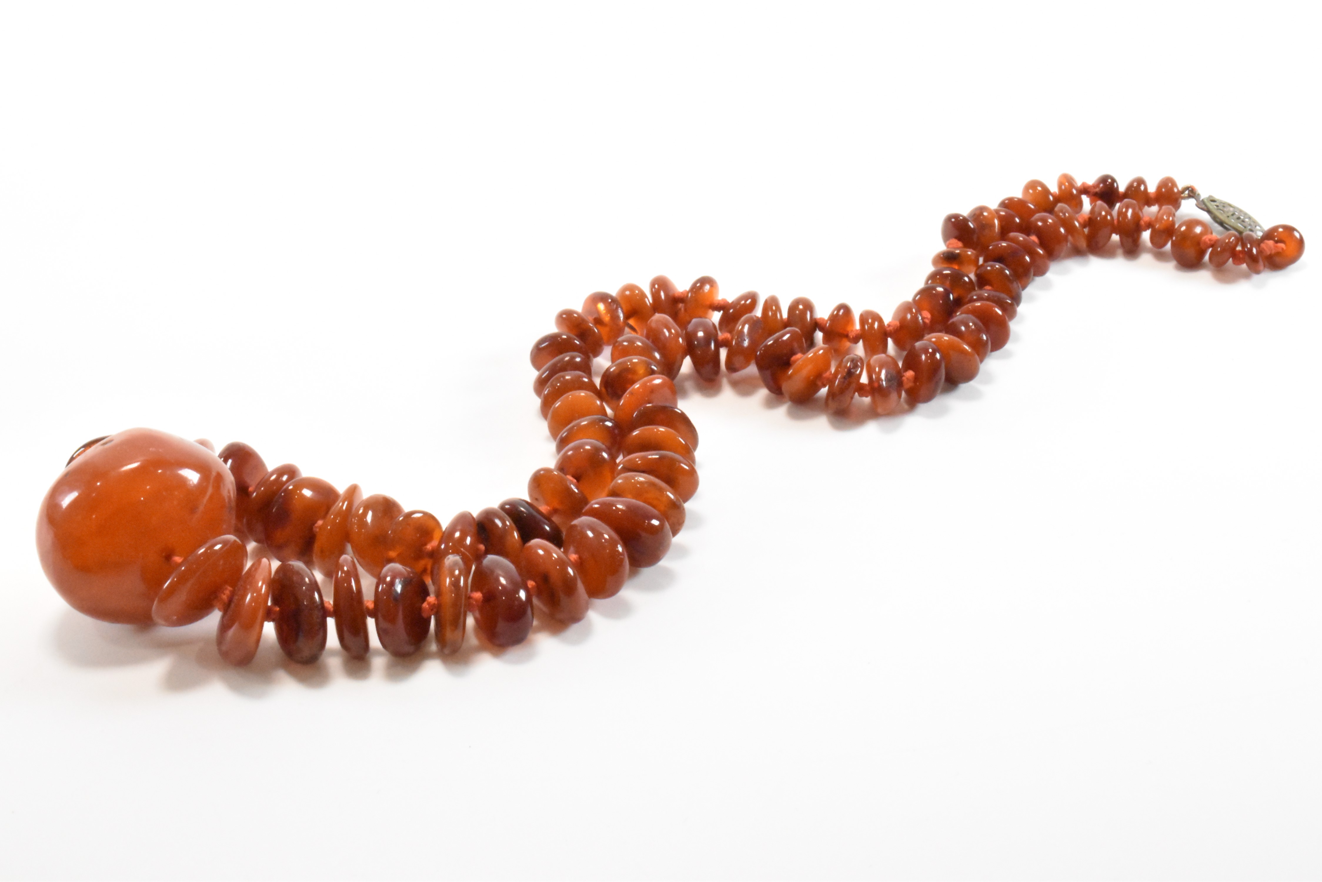 VINTAGE AMBER BEADED NECKLACE - Image 4 of 4