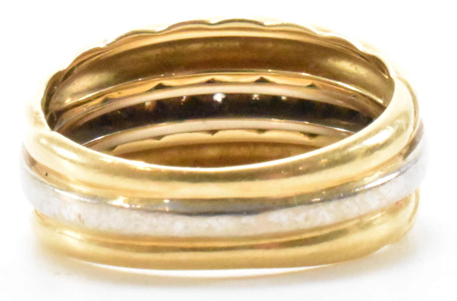 18CT GOLD & DIAMOND 5 STONE RING - Image 4 of 10