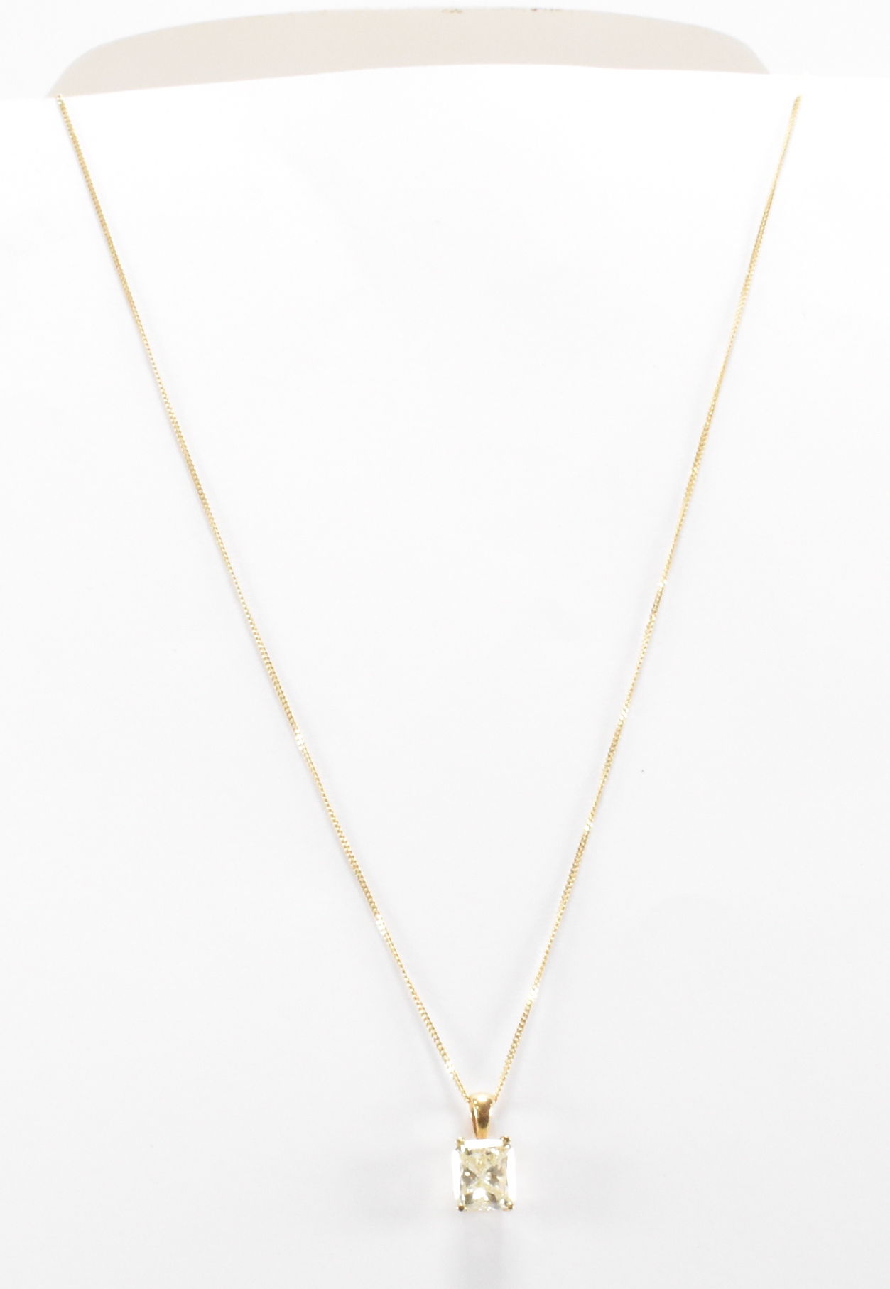 18CT GOLD & DIAMOND PENDANT NECKLACE & GOLD CHAIN - Image 3 of 8