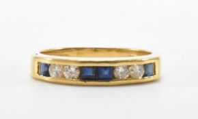 HALLMARKED 18CT GOLD DIAMOND & SAPPHIRE RING