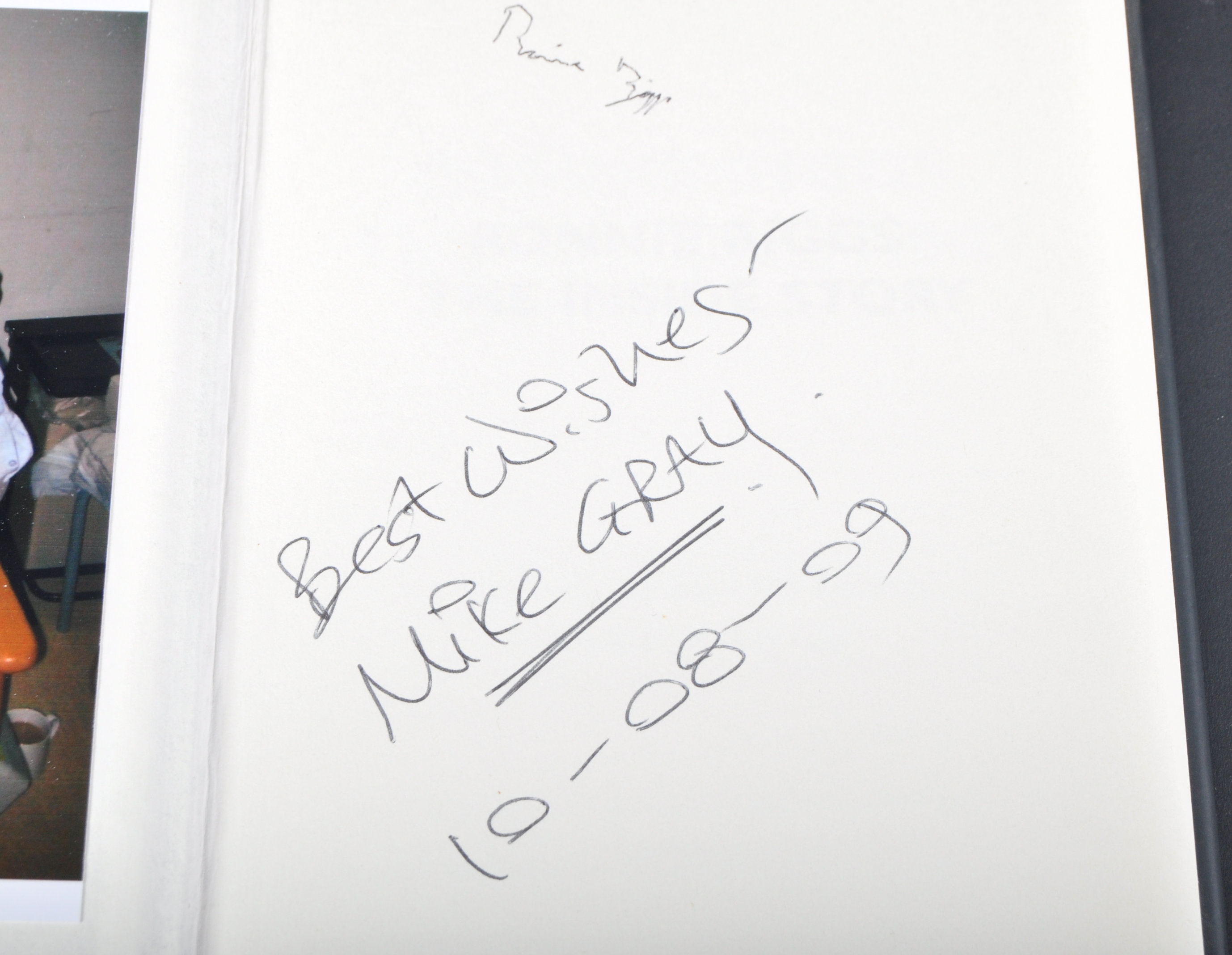 GREAT TRAIN ROBBERY - RONNIE BIGGS THE INSIDE STORY SIGNED - Image 3 of 6