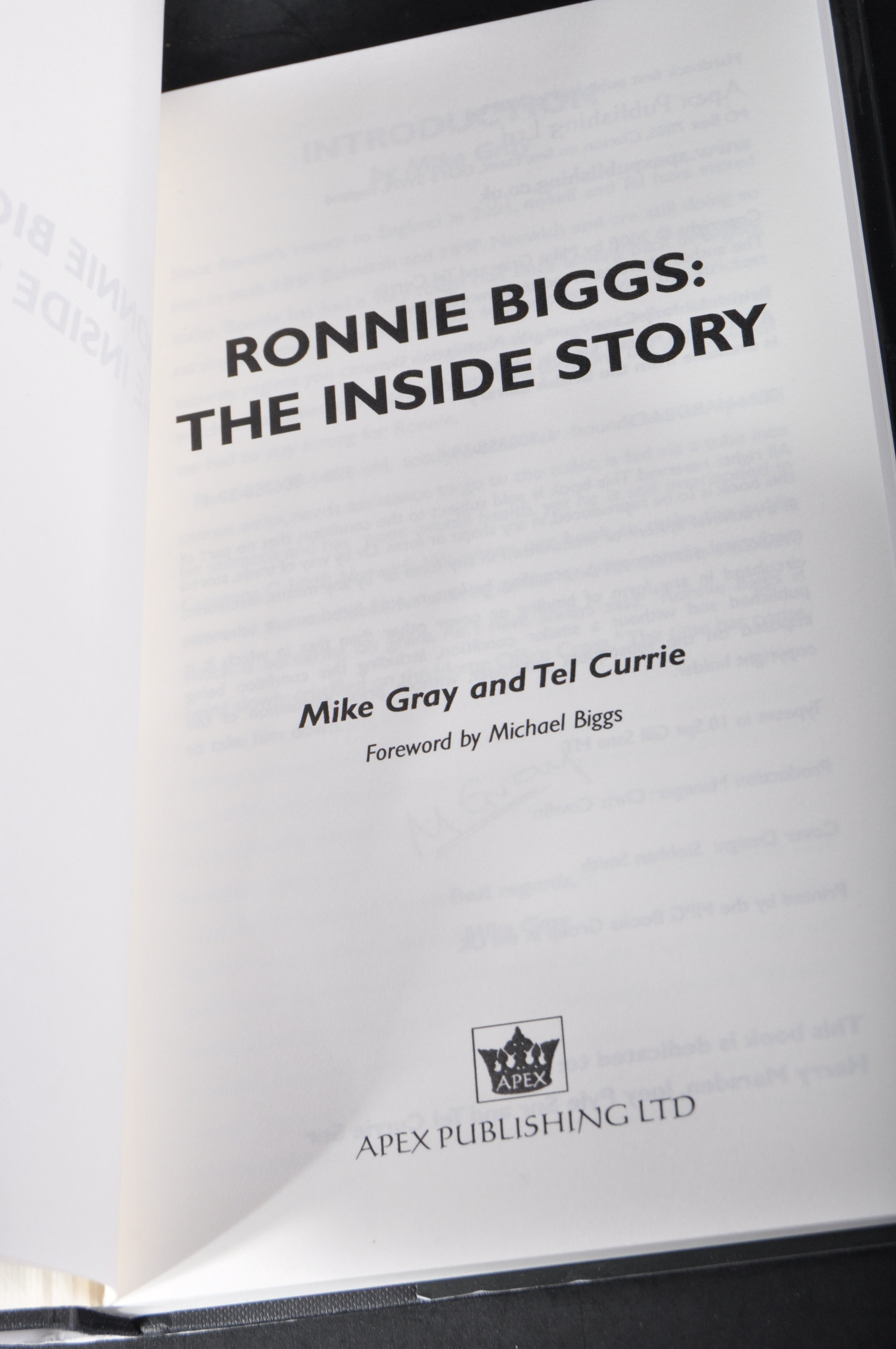 GREAT TRAIN ROBBERY - RONNIE BIGGS THE INSIDE STORY SIGNED - Image 5 of 7