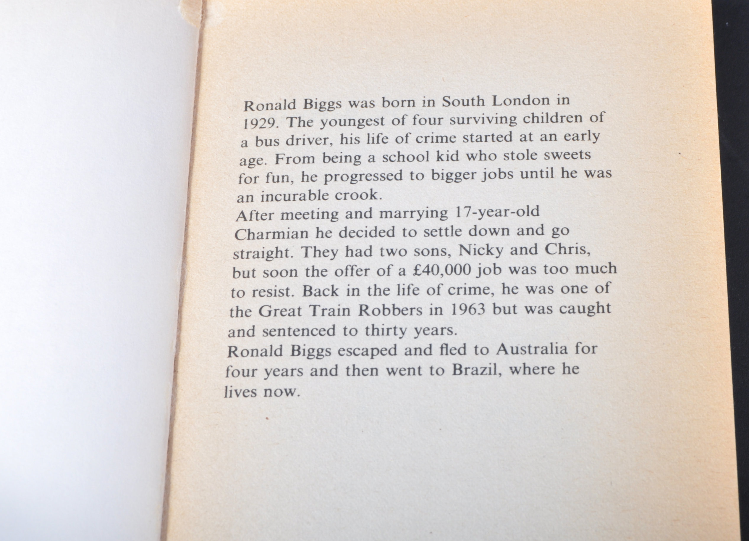 GREAT TRAIN ROBBERY - RONNIE BIGGS (1929-2013) - HIS OWN BOOK - Image 2 of 4