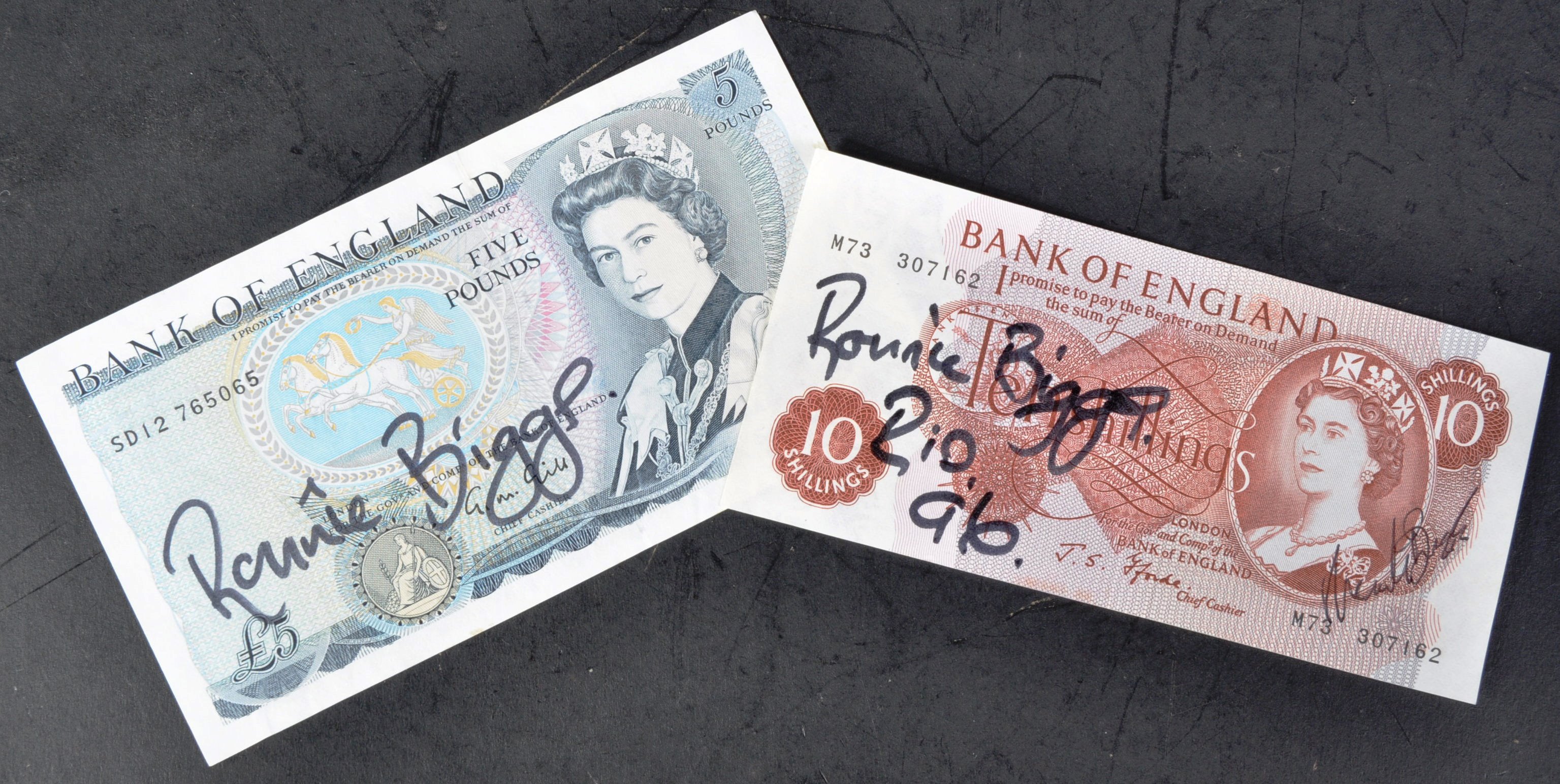 GREAT TRAIN ROBBERY - RONNIE BIGGS SIGNED BANK NOTES - Image 6 of 6