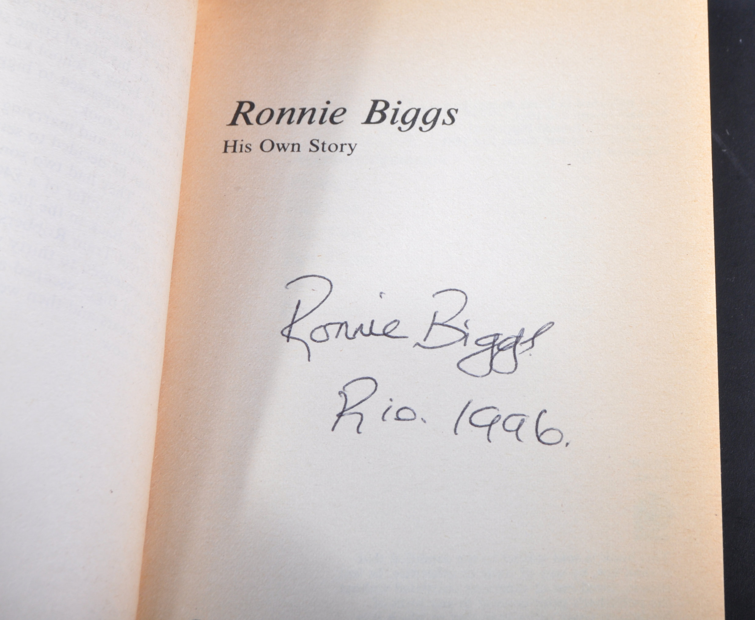 GREAT TRAIN ROBBERY - RONNIE BIGGS (1929-2013) - HIS OWN BOOK - Image 3 of 4