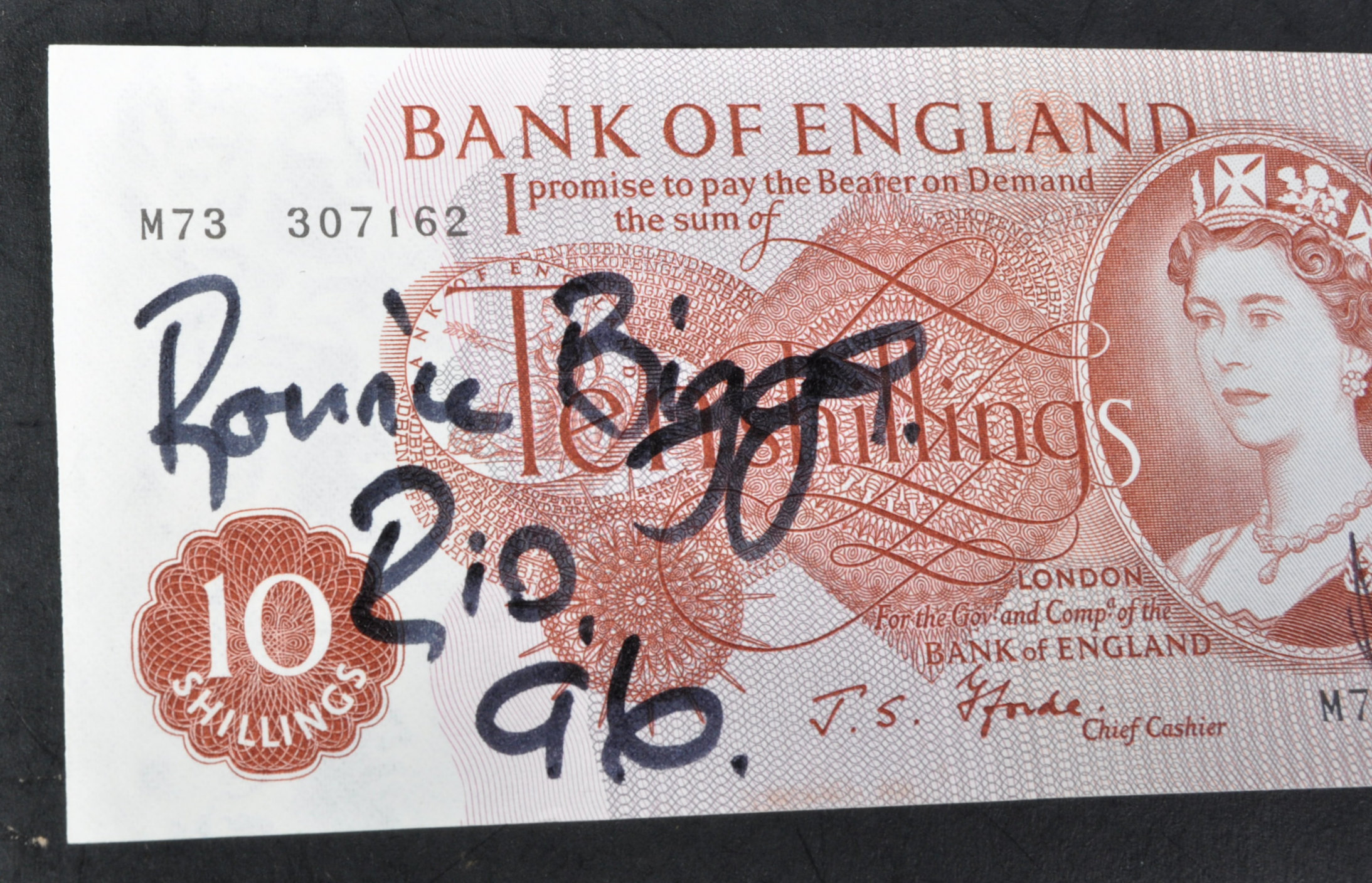 GREAT TRAIN ROBBERY - RONNIE BIGGS SIGNED BANK NOTES - Image 4 of 6