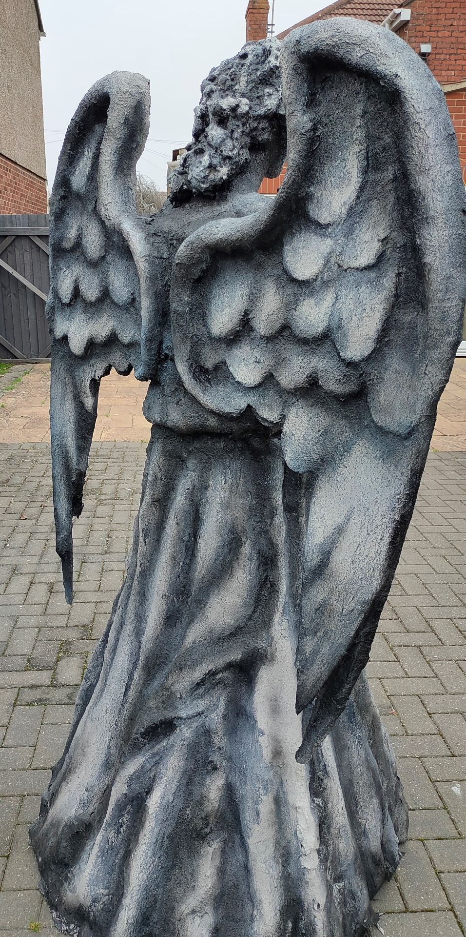 DOCTOR WHO - LIFESIZE PROP REPLICA WEEPING ANGEL STATUE - Image 2 of 15