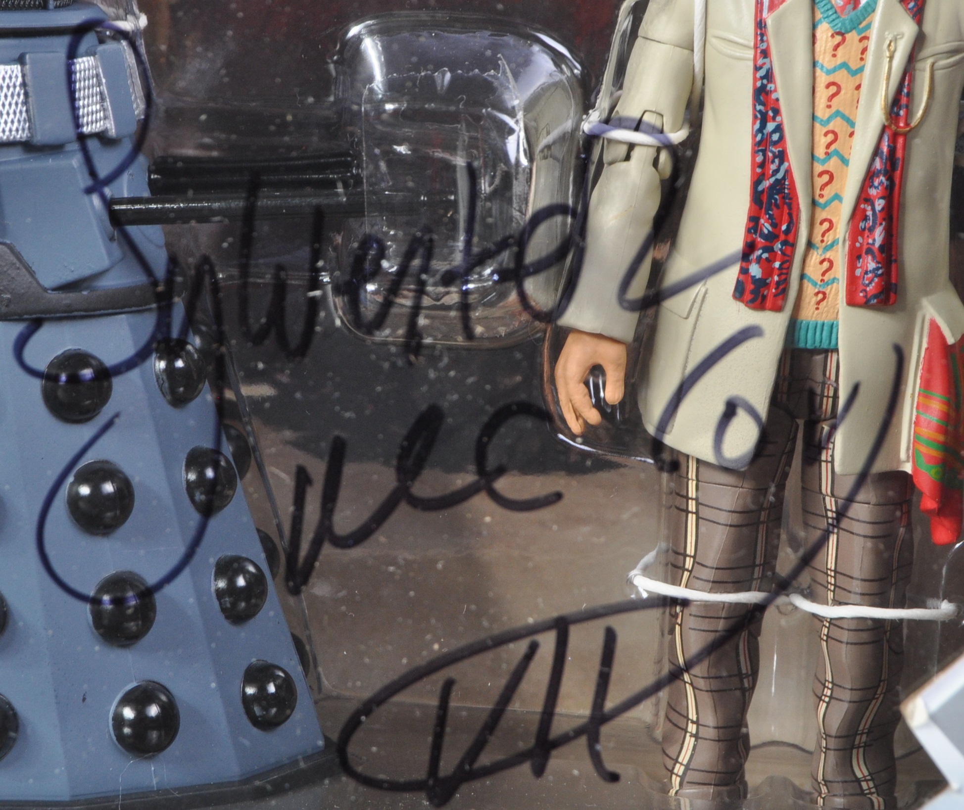 DOCTOR WHO - SYLVESTER MCCOY AUTOGRAPHED ACTION FIGURE - Image 4 of 5