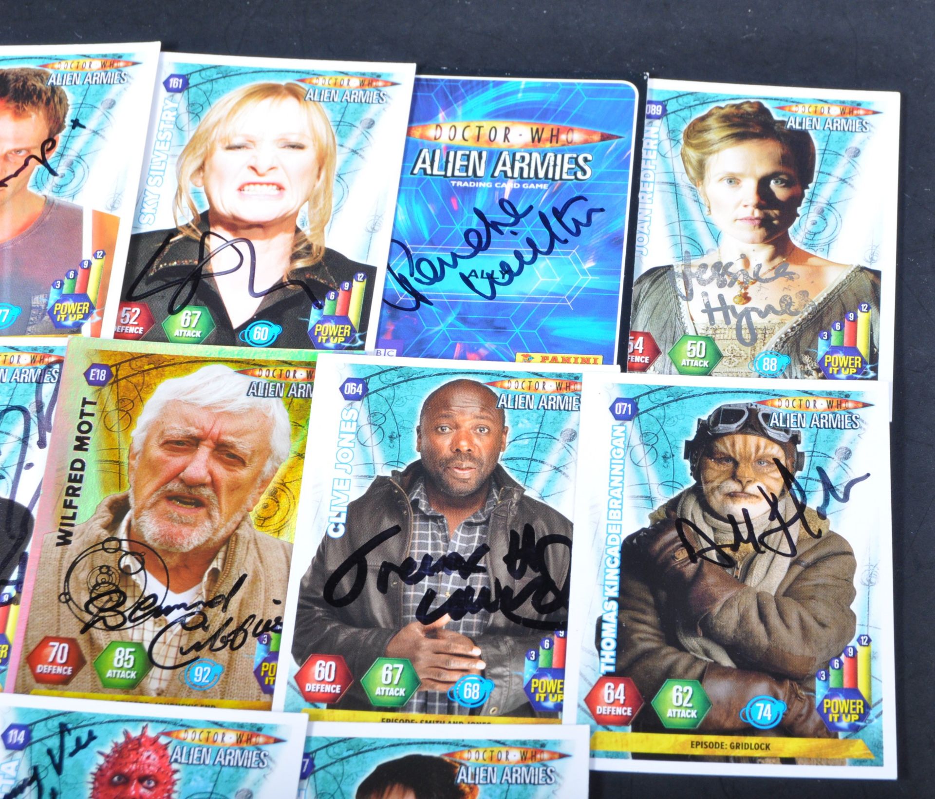 DOCTOR WHO - SERIES 1-4 - AUTOGRAPHED TRADING CARDS - Image 4 of 4