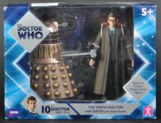 DOCTOR WHO - CHARACTER OPTIONS - BOXED DR WHO ACTION FIGURE