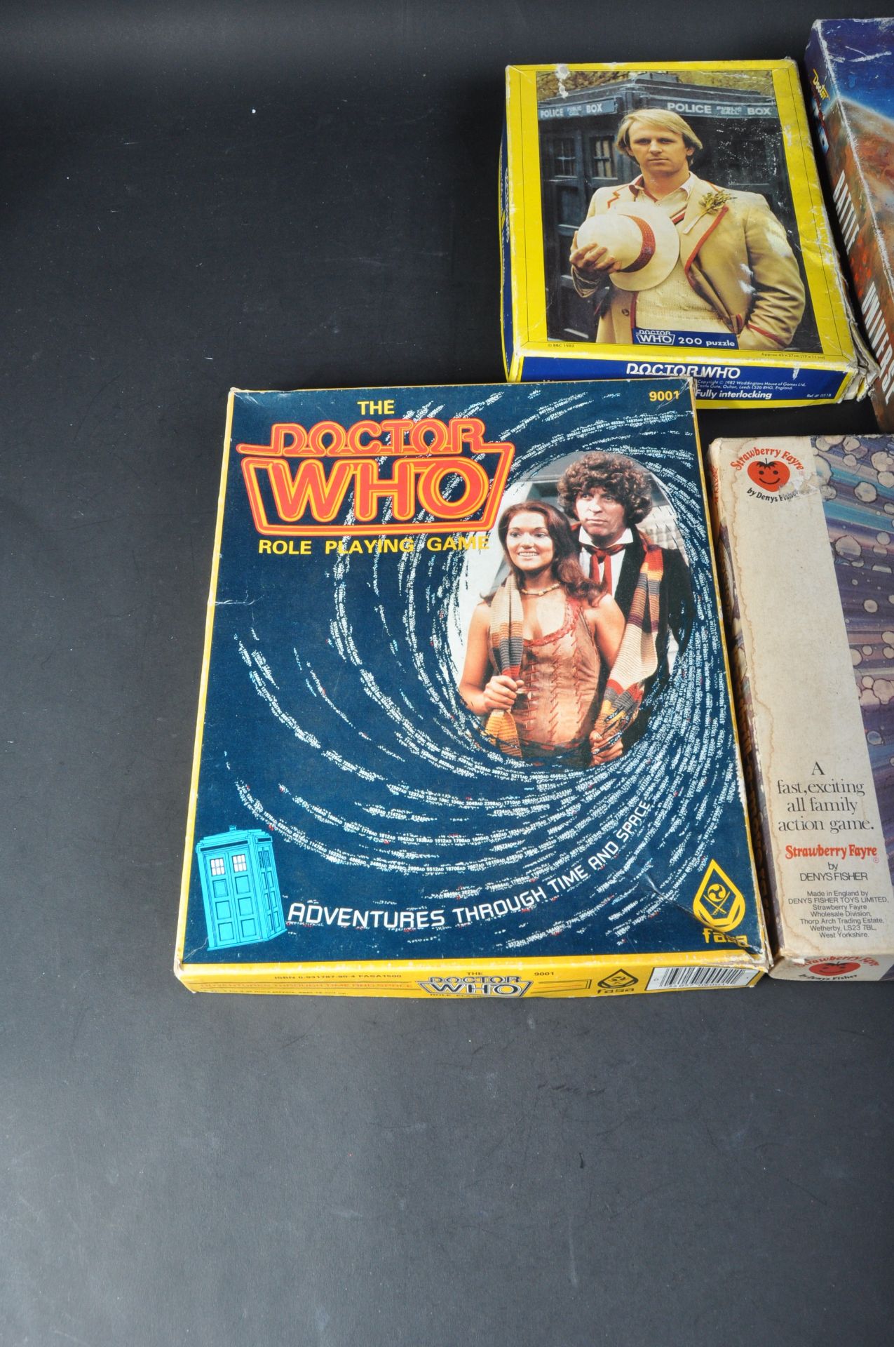 DOCTOR WHO - COLLECTION OF VINTAGE GAMES / PUZZLES - Image 2 of 6