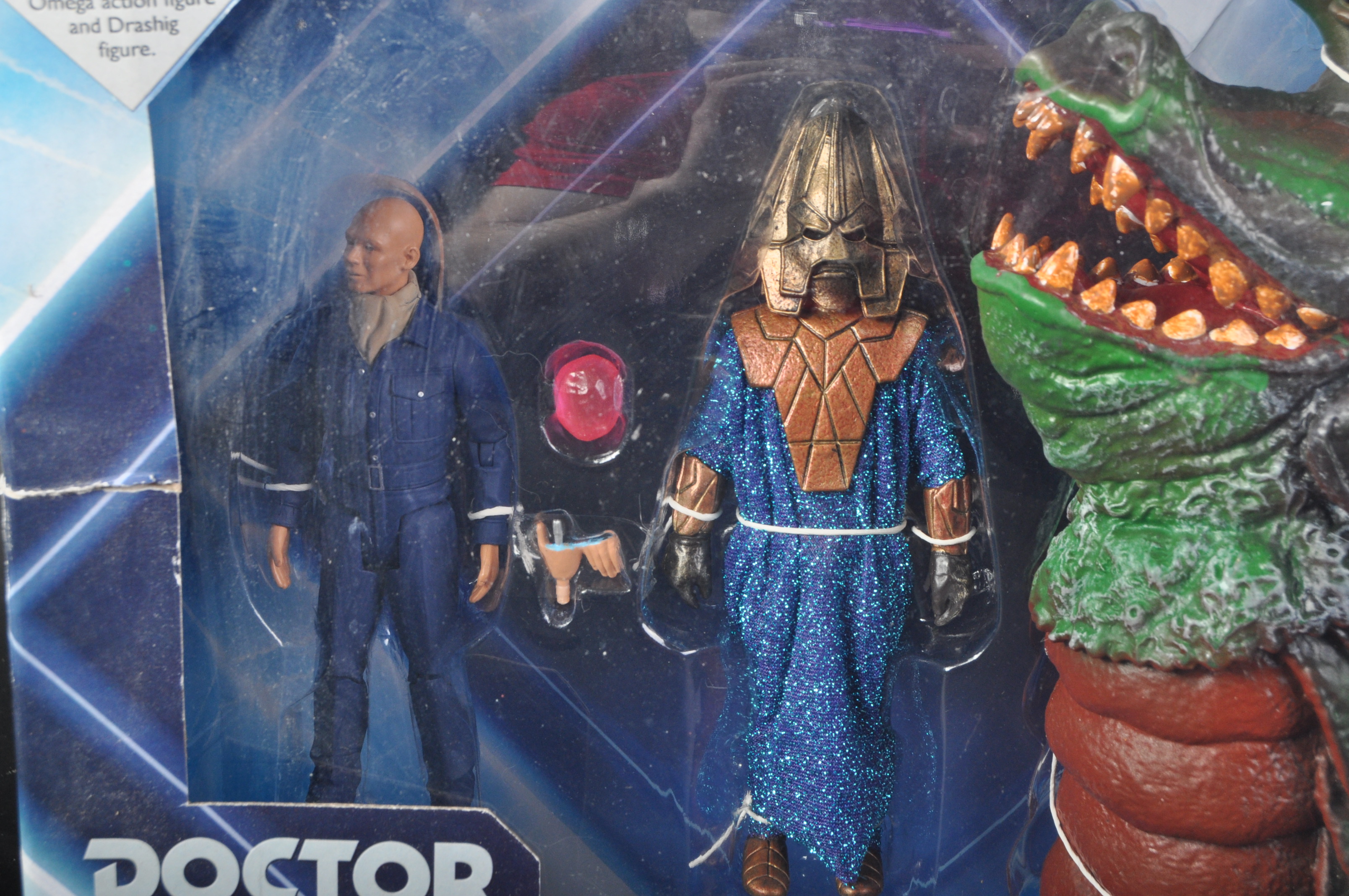 DOCTOR WHO - CHARACTER OPTIONS - BOXED ACTION FIGURE SET - Image 3 of 4