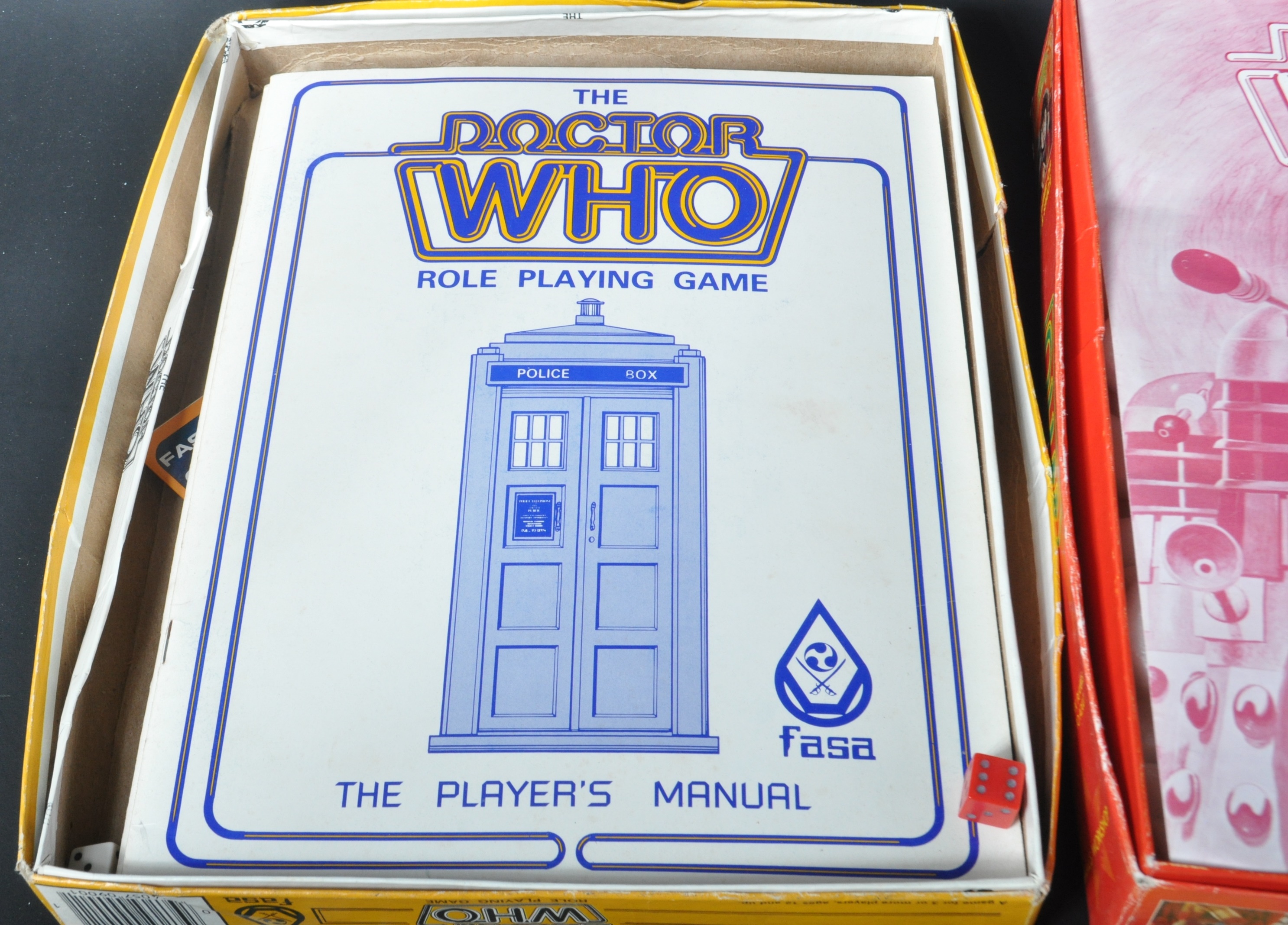 DOCTOR WHO - COLLECTION OF VINTAGE GAMES & PUZZLES - Image 2 of 6