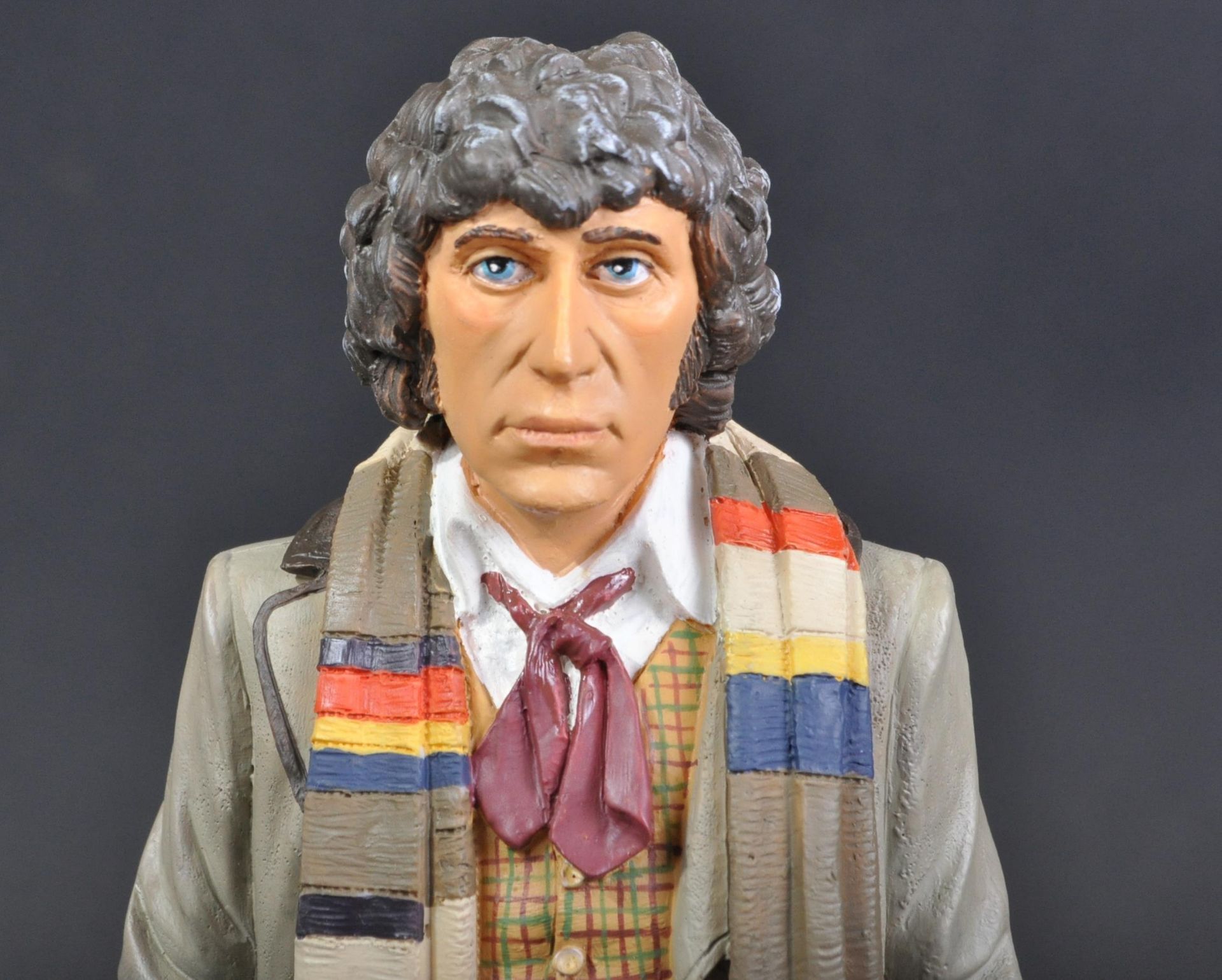 DOCTOR WHO - LARGE SCALE RESIN STATUE OF FOURTH DOCTOR TOM BAKER - Image 2 of 7
