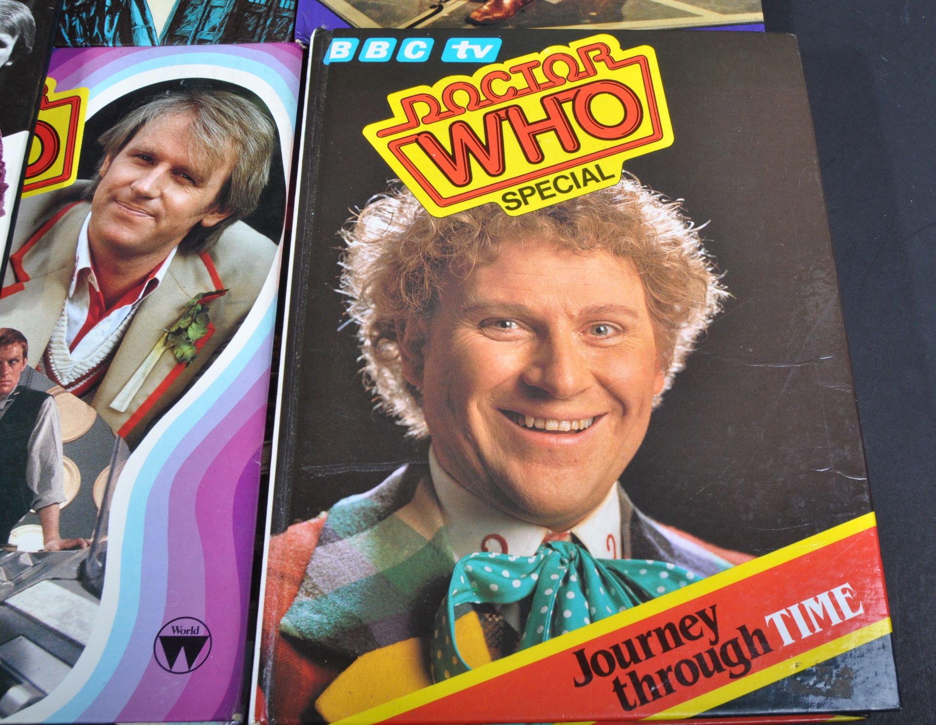 DOCTOR WHO - COLLECTION OF CLASSIC DR WHO VINTAGE ANNUALS - Image 5 of 6