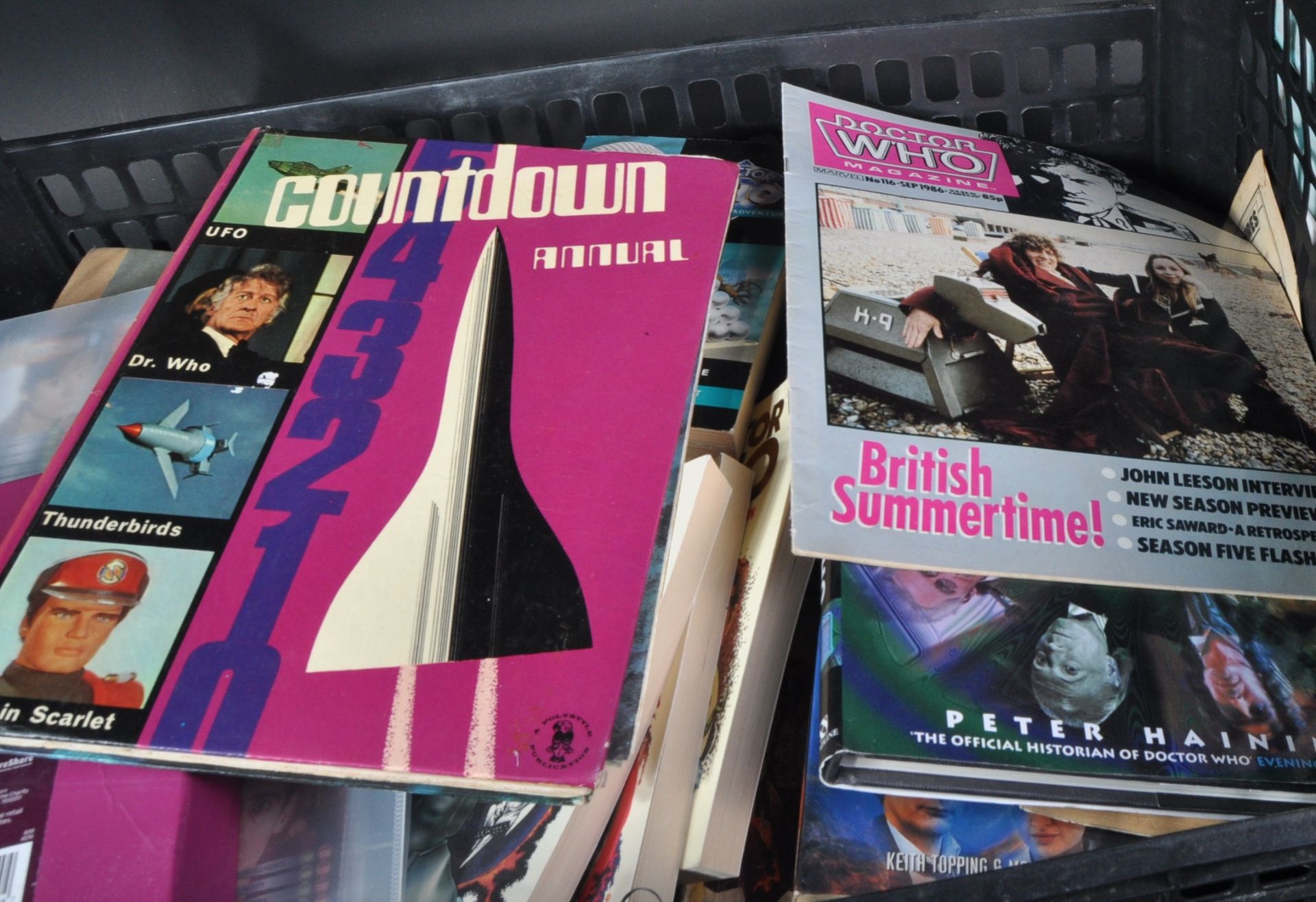 DOCTOR WHO - VINTAGE MAGAZINES & BOOKS - Bild 3 aus 6