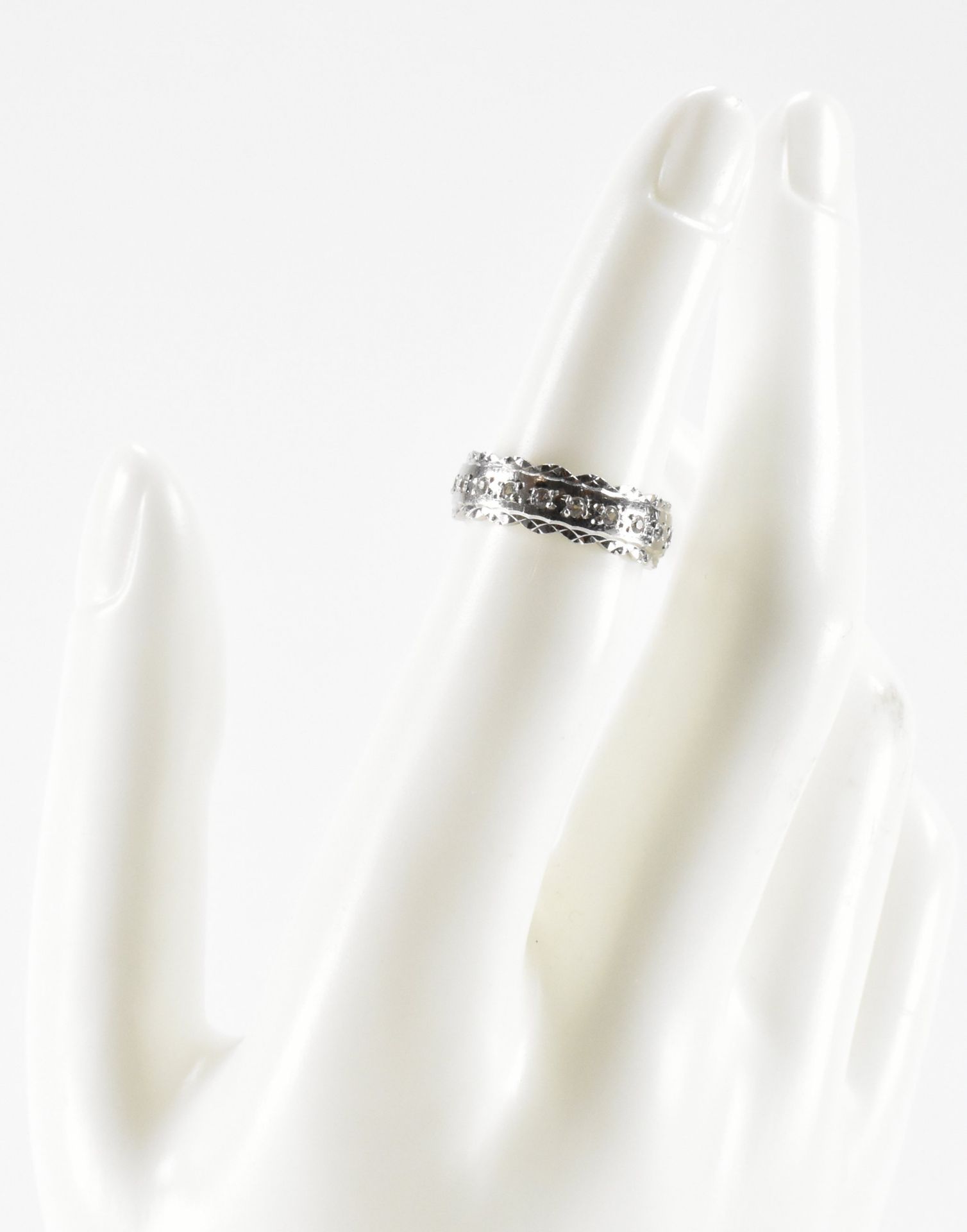 HALLMARKED 18CT WHITE GOLD ETERNITY RING - Image 7 of 7