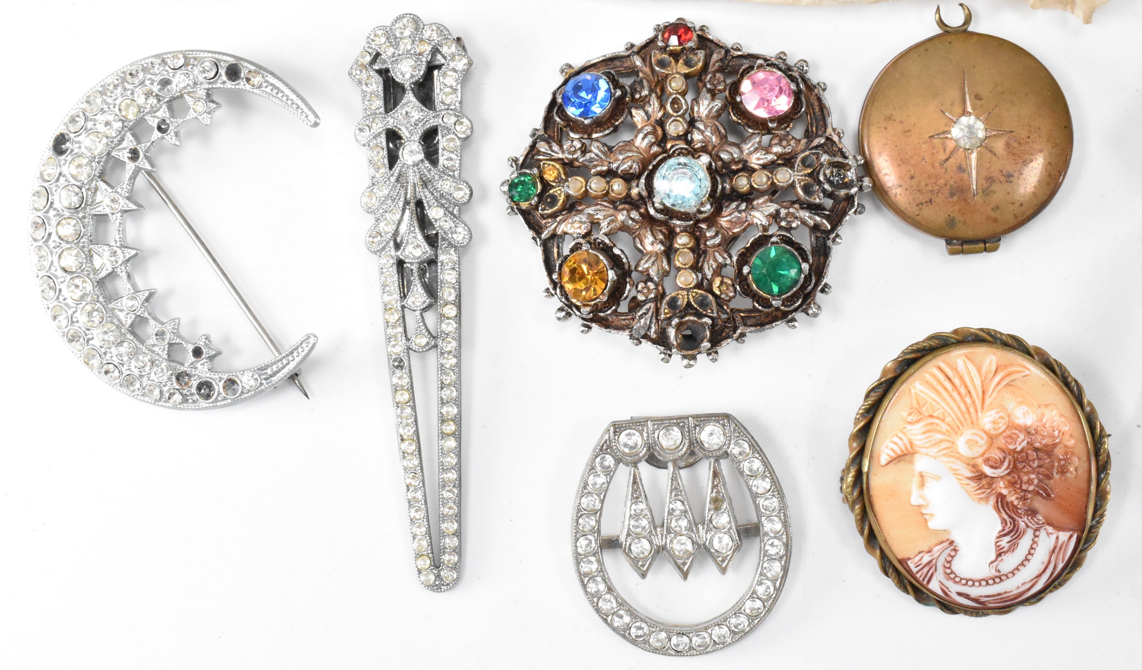 COLLECTION OF ANTIQUE & VINTAGE COSTUME JEWELLERY - Image 4 of 9
