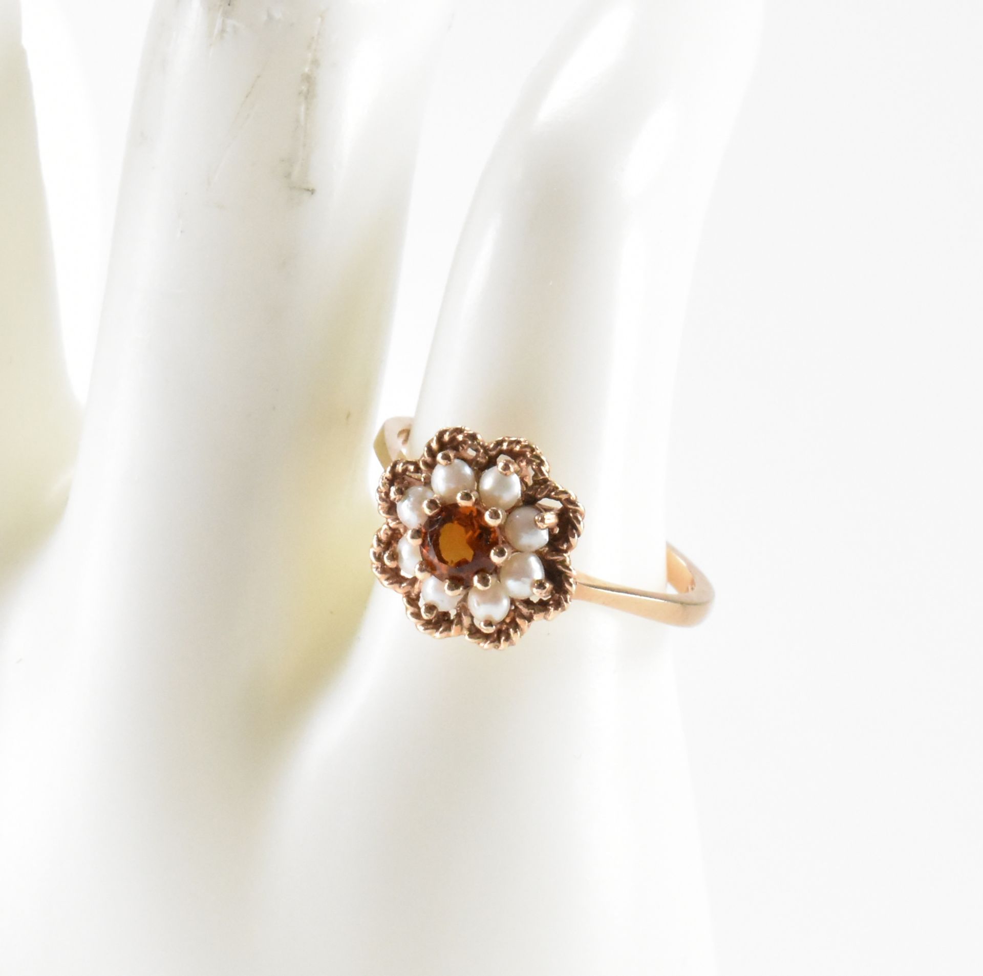 HALLMARKED 9CT GOLD CITRINE & HALF PEARL CLUSTER RING - Image 5 of 5