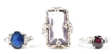 THREE VINTAGE RINGS - AMETHYST & STAR RUBY