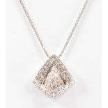 18CT WHITE GOLD & DIAMOND PENDANT NECKLACE