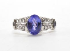 HALLMARKED 18CT GOLD TANZANITE DIAMOND RING