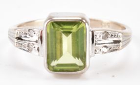 14CT GOLD PERIDOT & DIAMOND RING