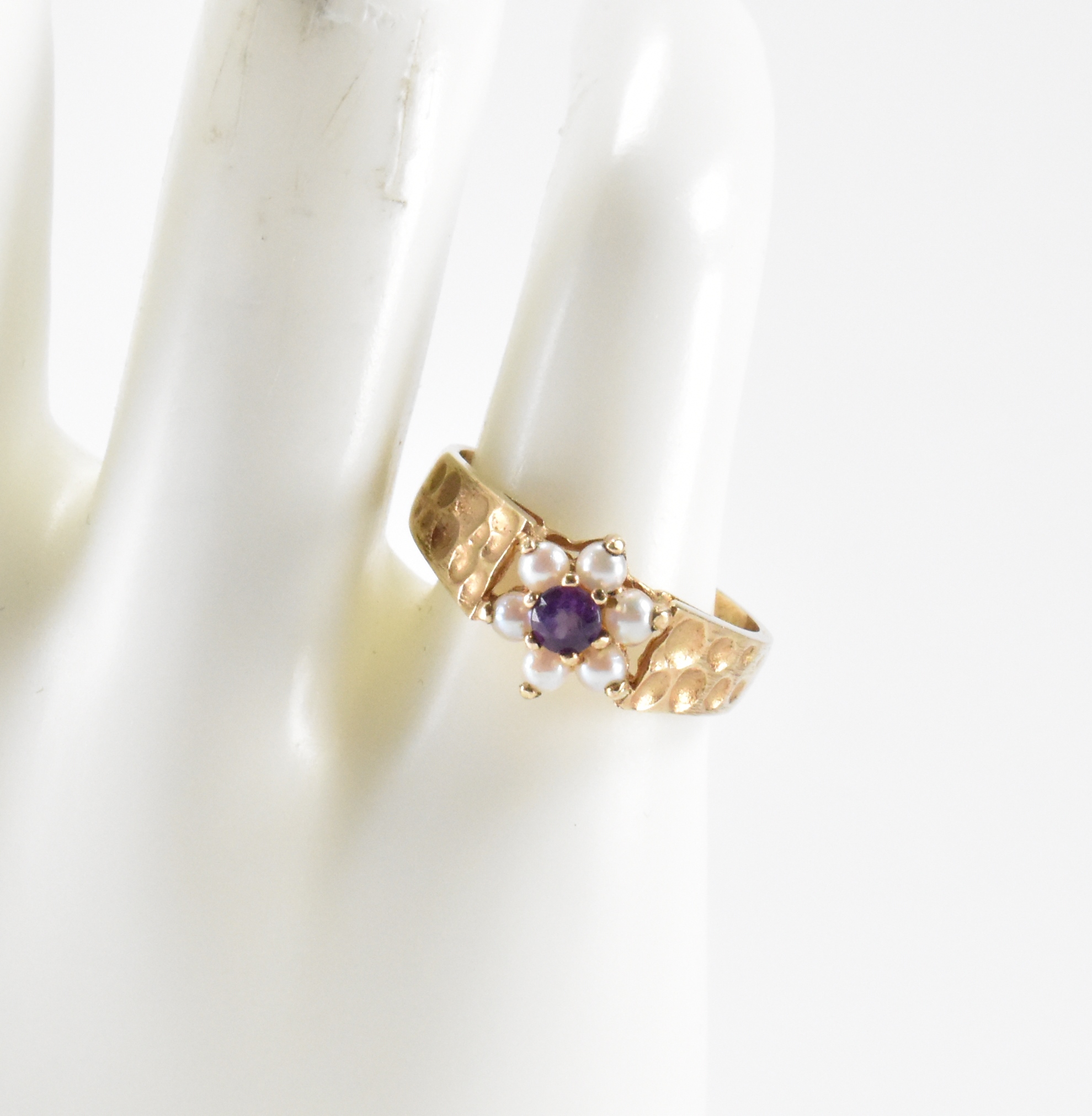 HALLMARKED 9CT GOLD AMETHYST & PEARL RING - Image 5 of 5