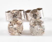 PAIR OF WHITE GOLD & DIAMOND STUD EARRINGS