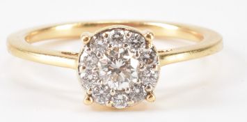 18CT GOLD & DIAMOND CLUSTER RING