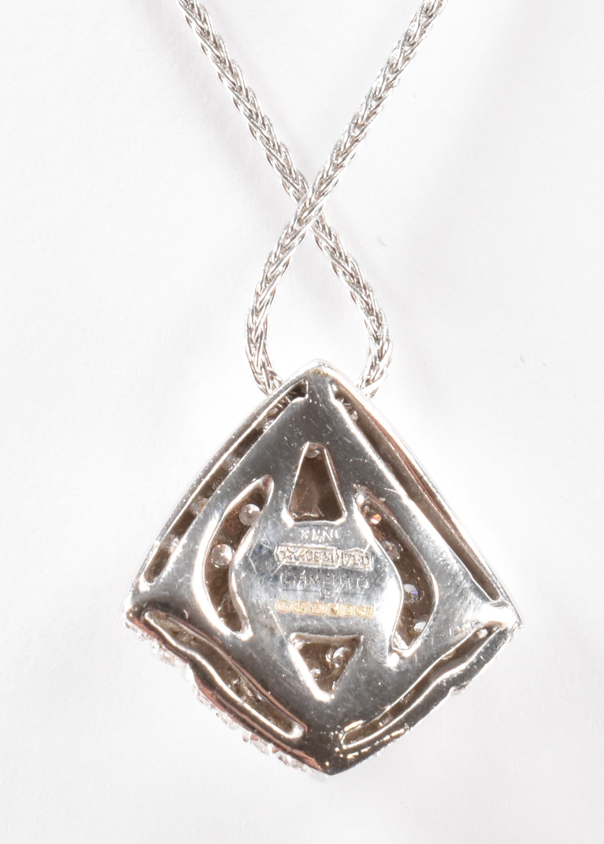 18CT WHITE GOLD & DIAMOND PENDANT NECKLACE - Image 2 of 5