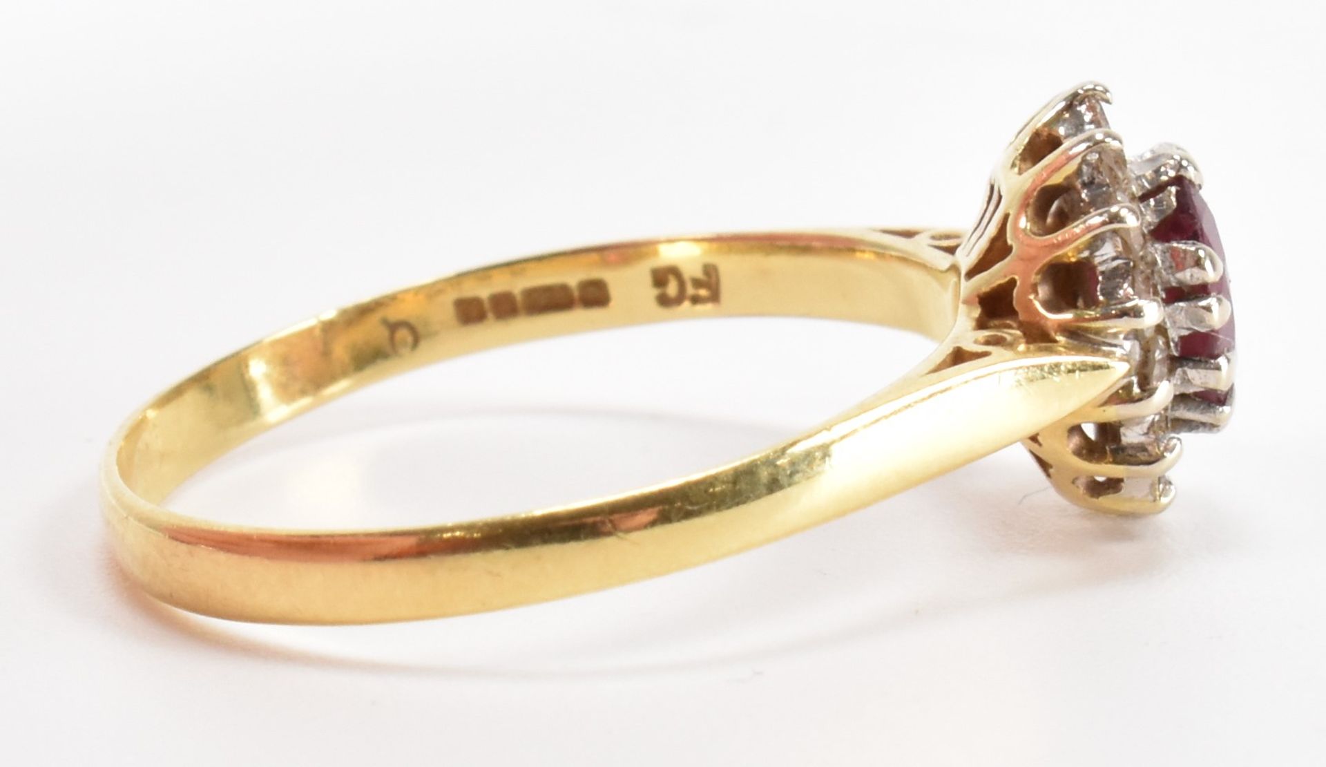 HALLMARKED 18CT GOLD RUBY & DIAMOND RING - Image 4 of 7