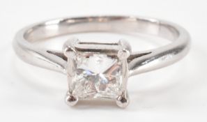 WHITE GOLD & PRINCESS CUT DIAMOND RING