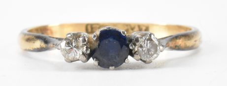 18CT GOLD SAPPHIRE & DIAMOND THREE STONE RING