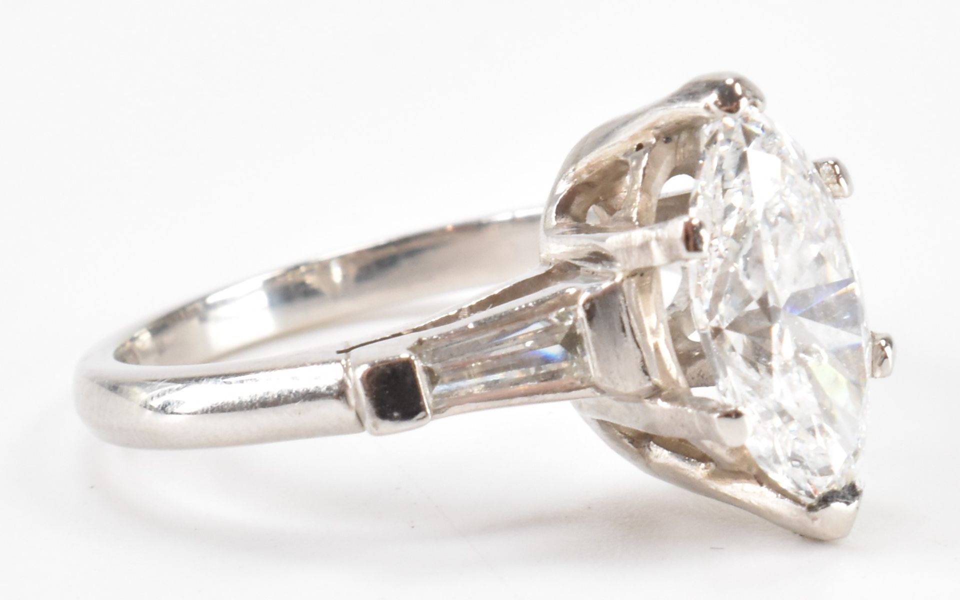 VINTAGE PLATINUM & DIAMOND RING - Image 6 of 7